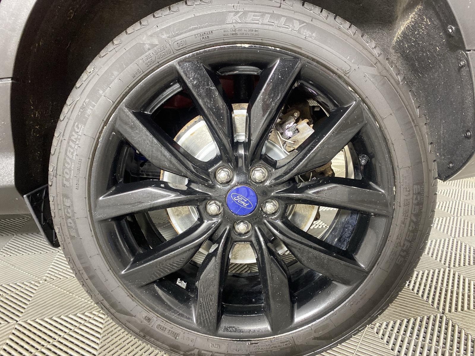 Used 2017 Ruby Red Metallic Tinted Clearcoat Ford SE image 9
