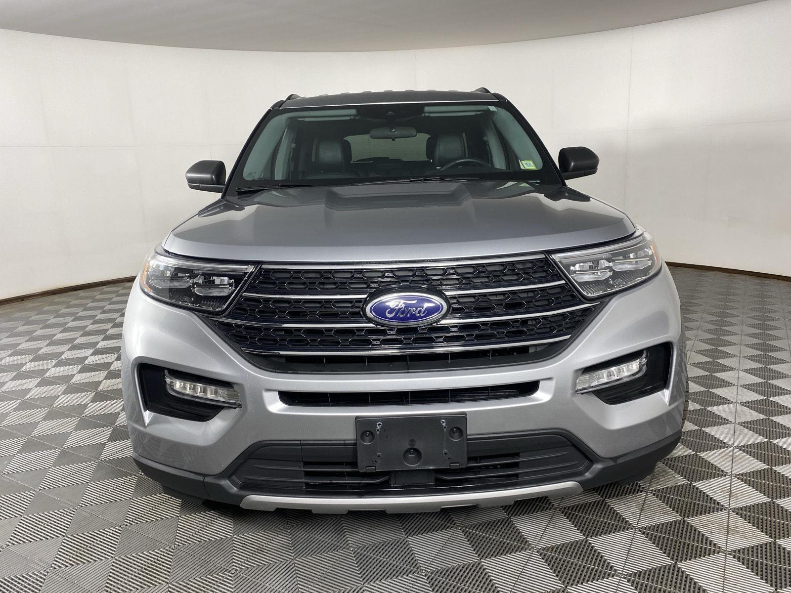 Used 2024 Iconic Silver Ford XLT image 12