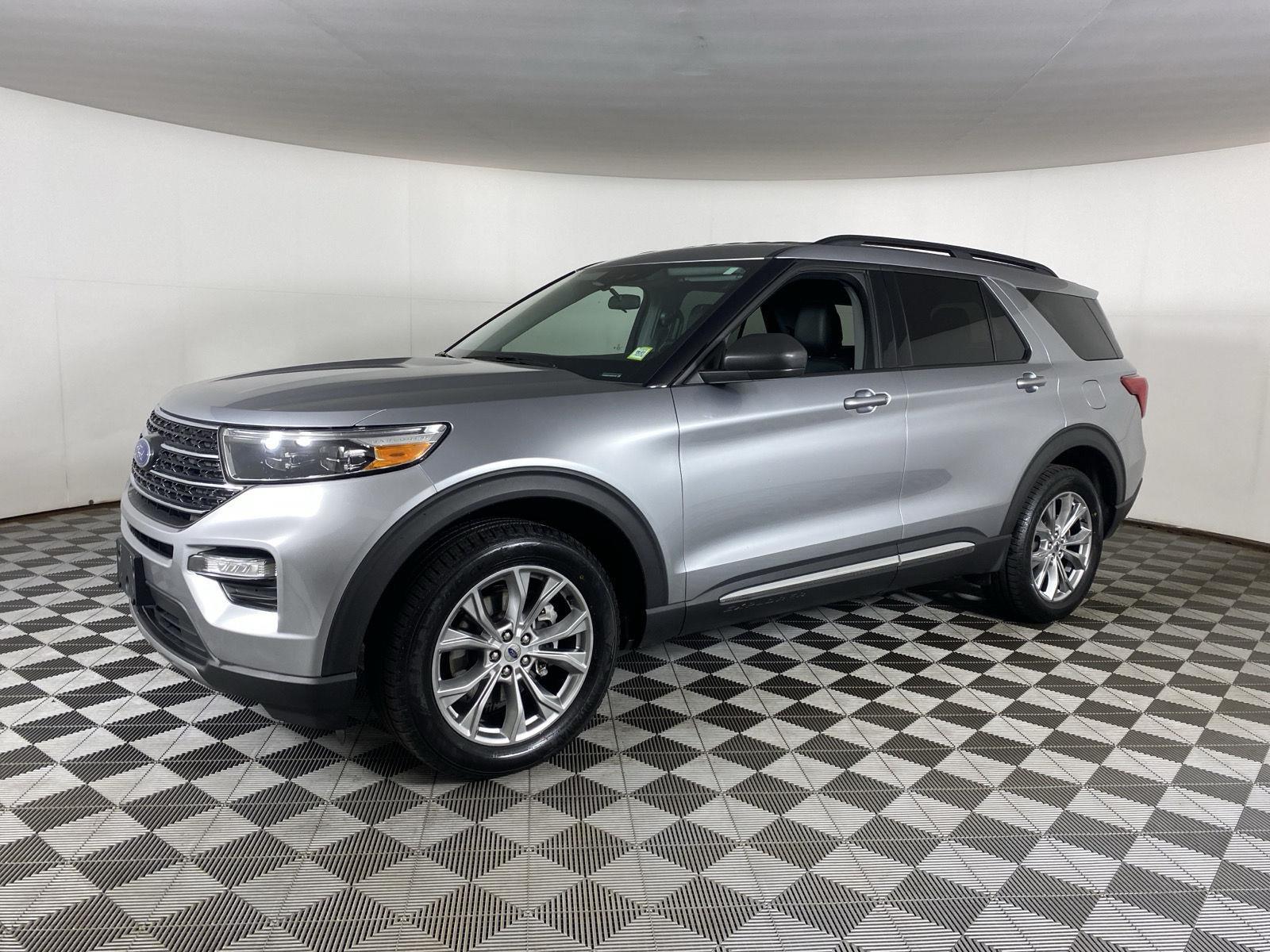 Used 2024 Iconic Silver Ford XLT image 13