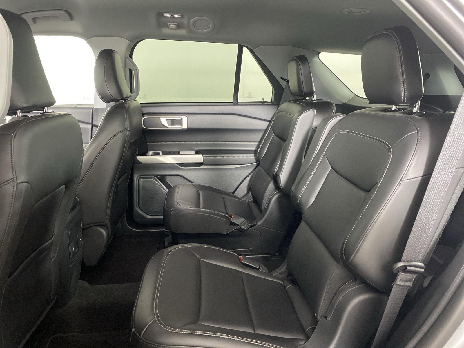 Used 2024 Iconic Silver Ford XLT image 32