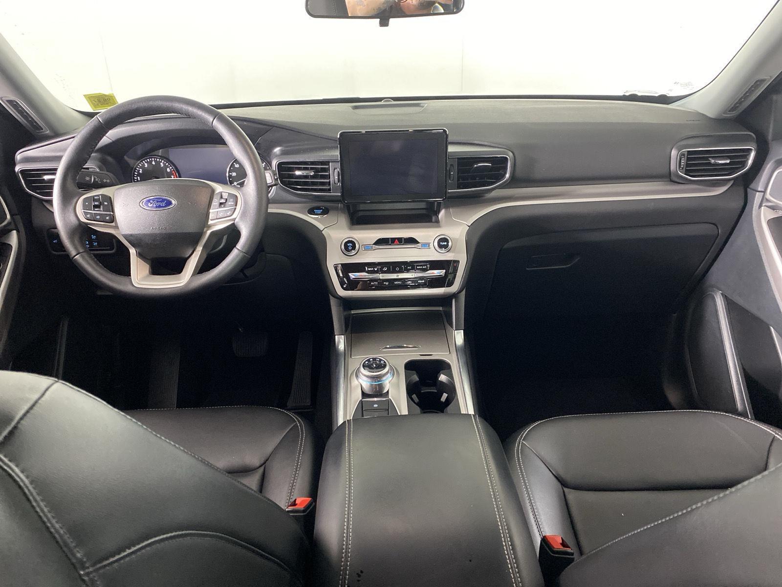 Used 2024 Iconic Silver Ford XLT image 34
