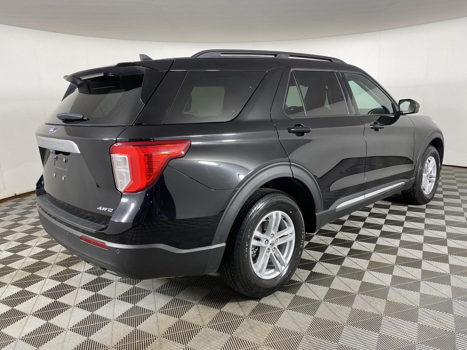 Used 2024 Agate Black Ford XLT image 17