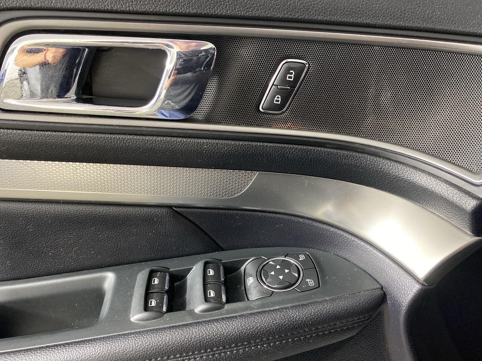Used 2018 Ingot Silver Ford XLT image 12