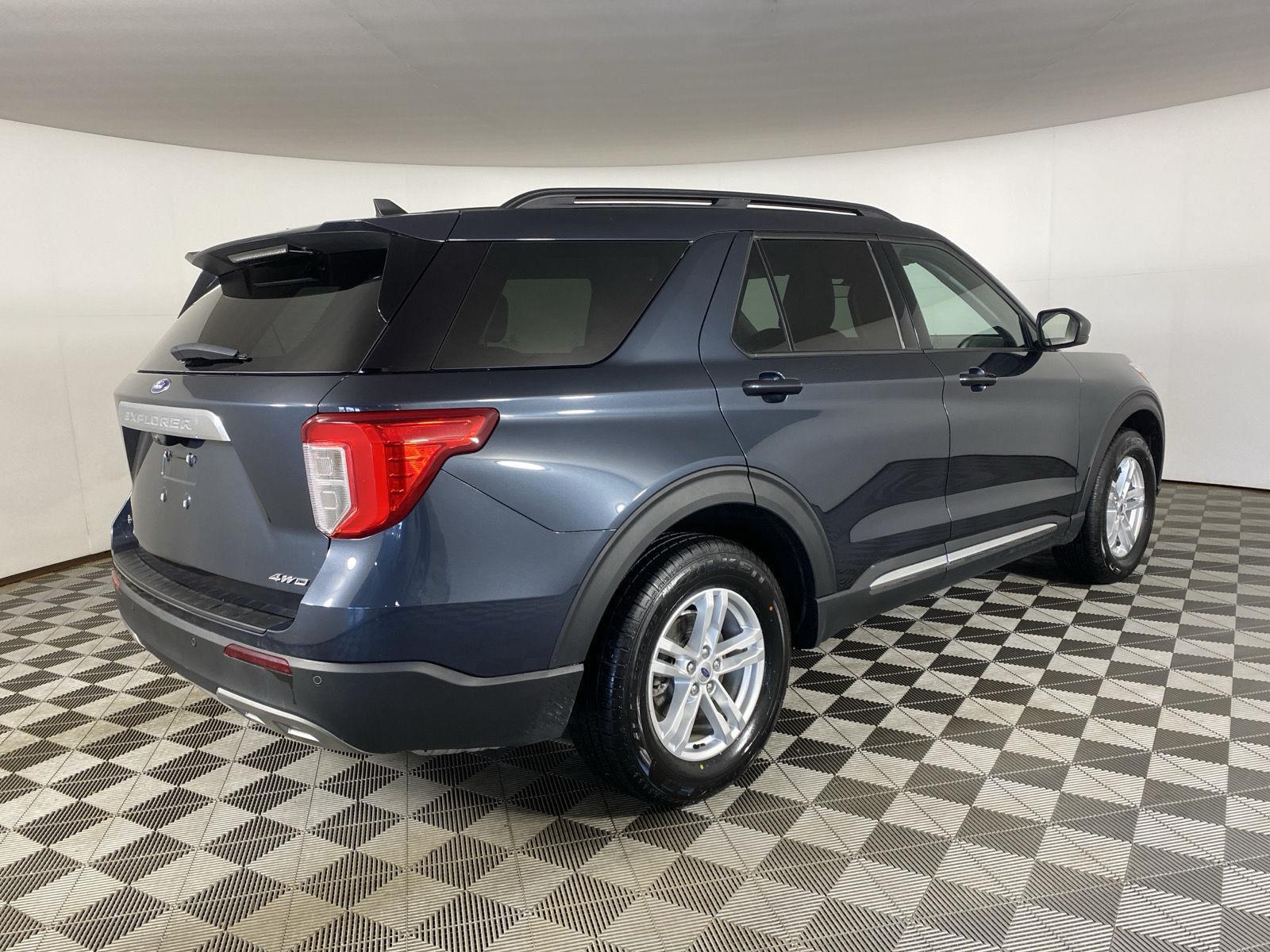Used 2023 Stone Blue Ford XLT image 17