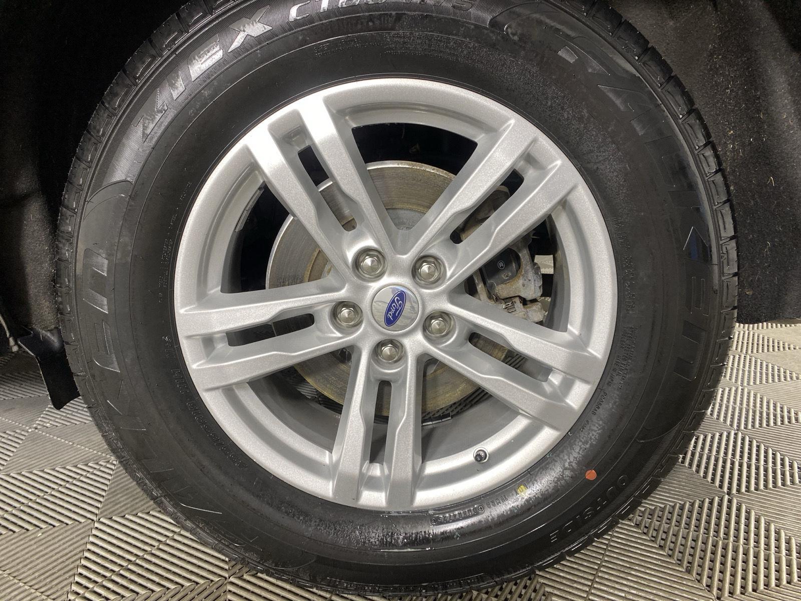 Used 2023 Stone Blue Ford XLT image 19