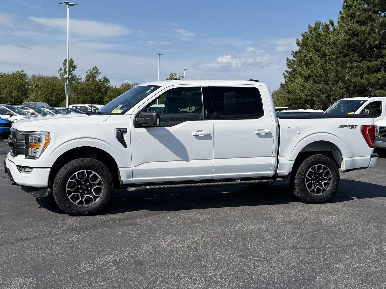Used 2022 Oxford White Ford XLT image 4