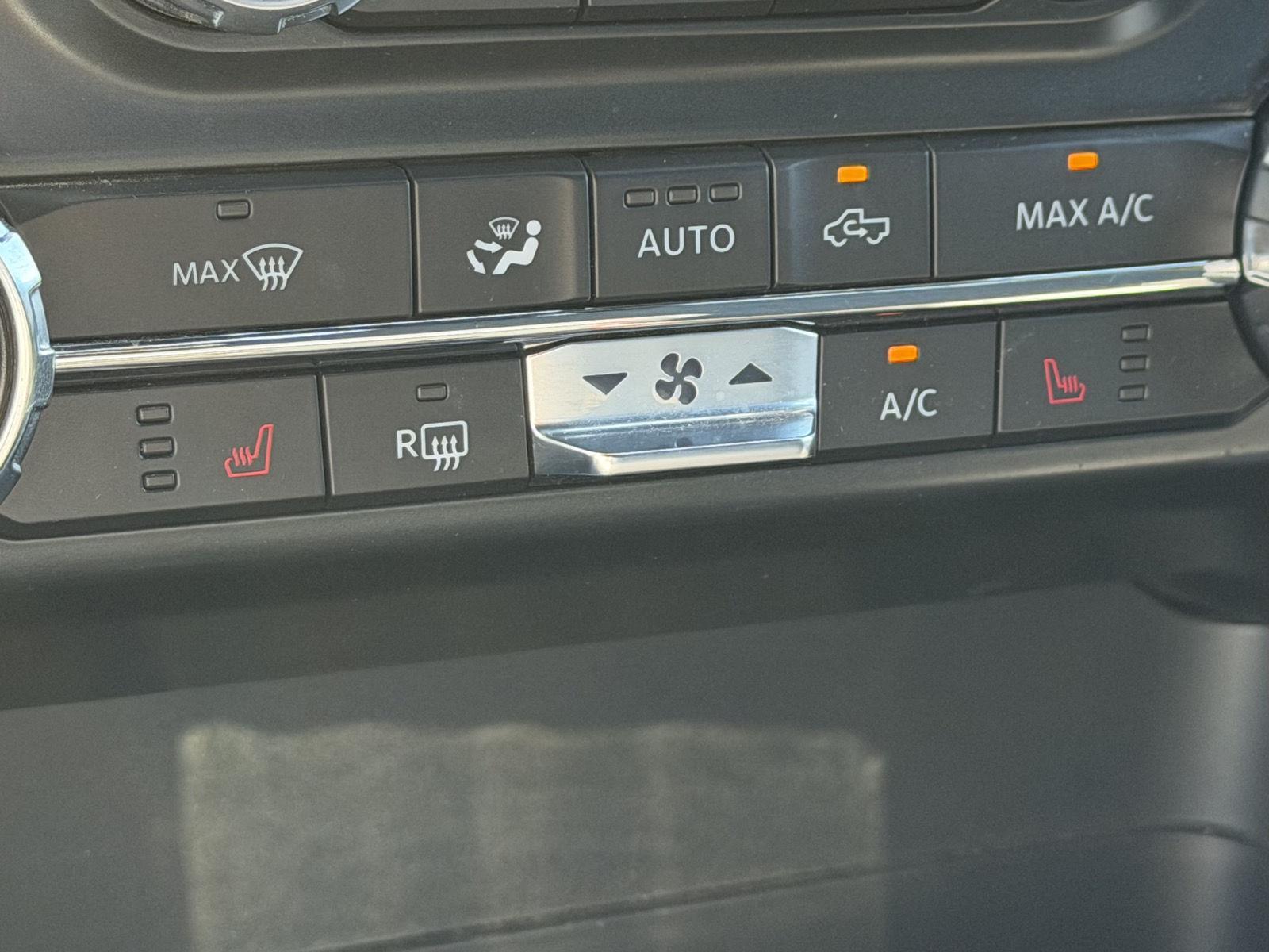 Used 2022 Oxford White Ford XLT image 8