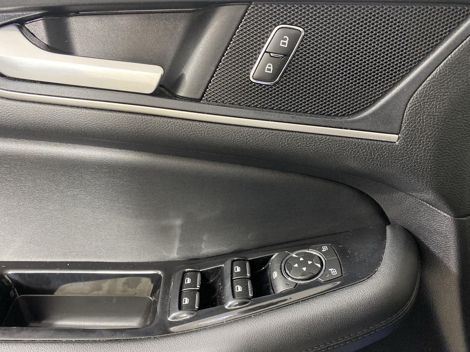 Used 2020 Atlas Blue Ford SEL image 15