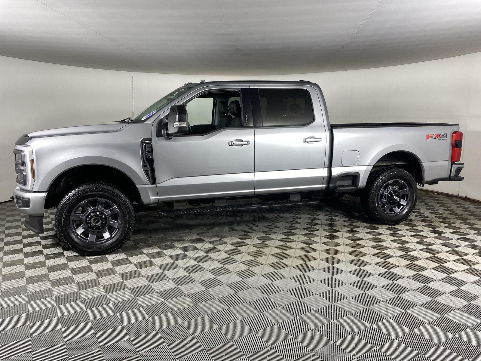 Used 2024 Iconic Silver Ford LARIAT image 6