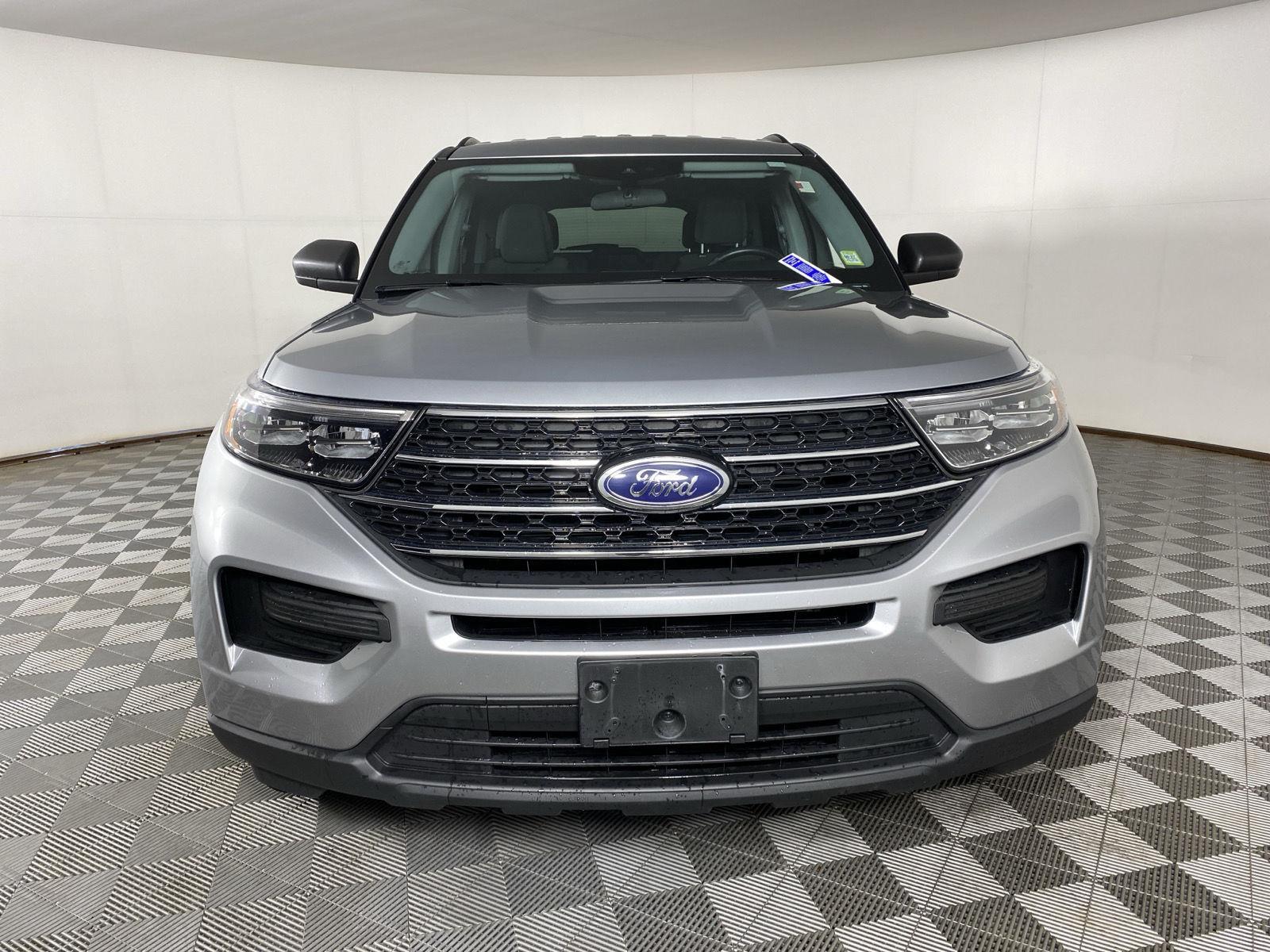 Used 2023 Iconic Silver Ford XLT image 5