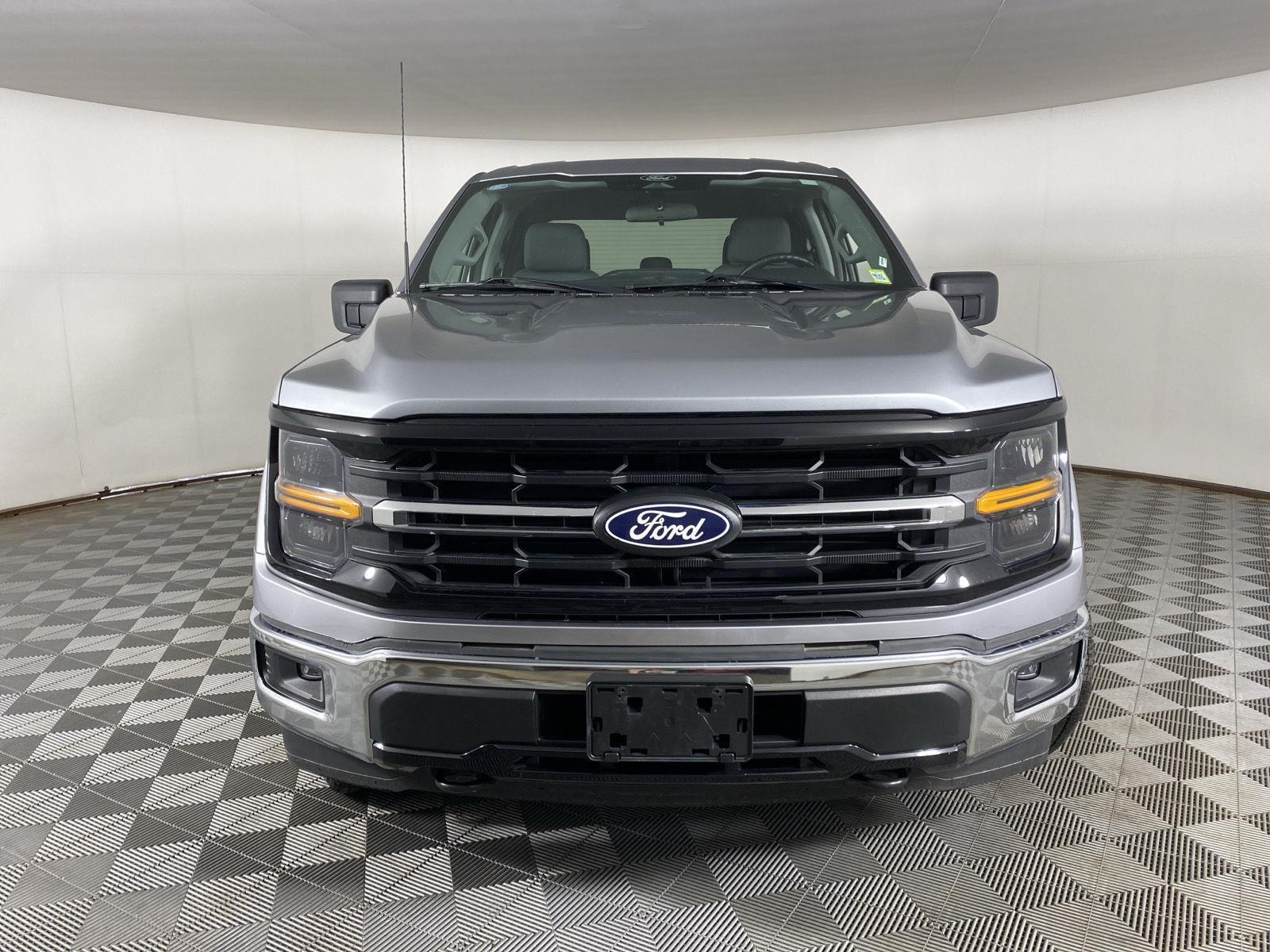 Used 2025 Iconic Silver Ford XLT image 2