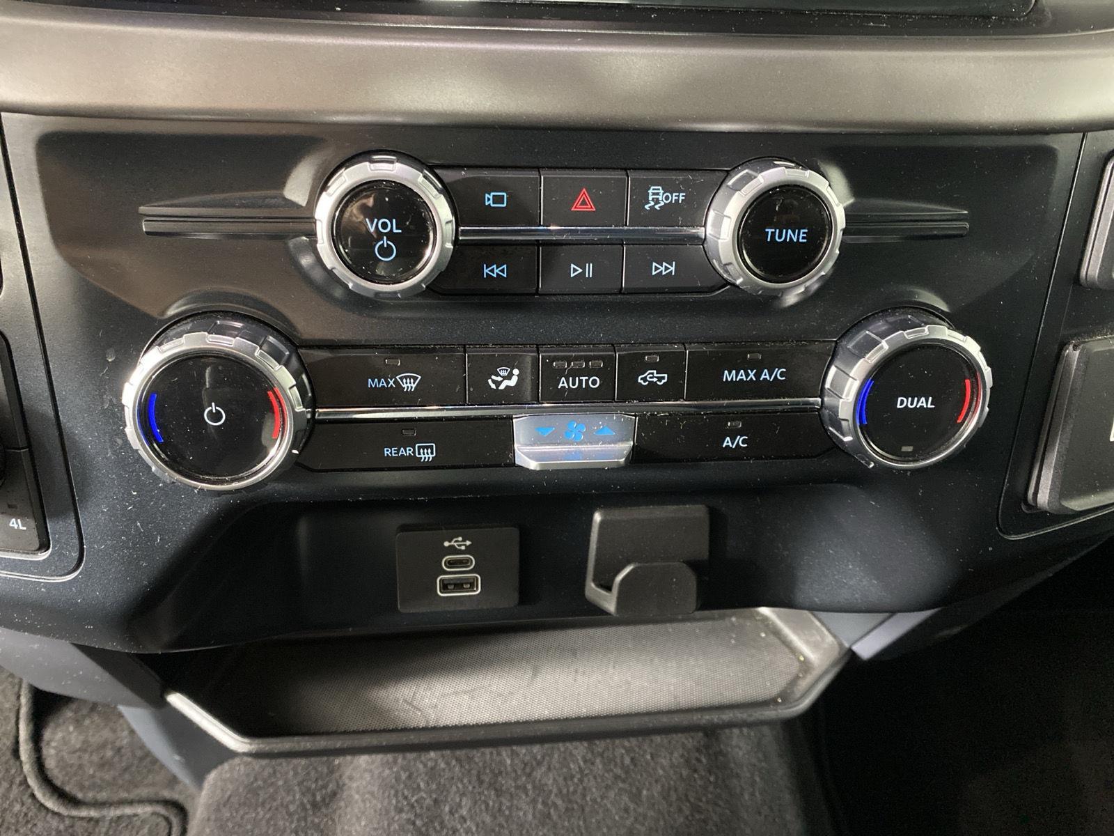 Used 2025 Iconic Silver Ford XLT image 19