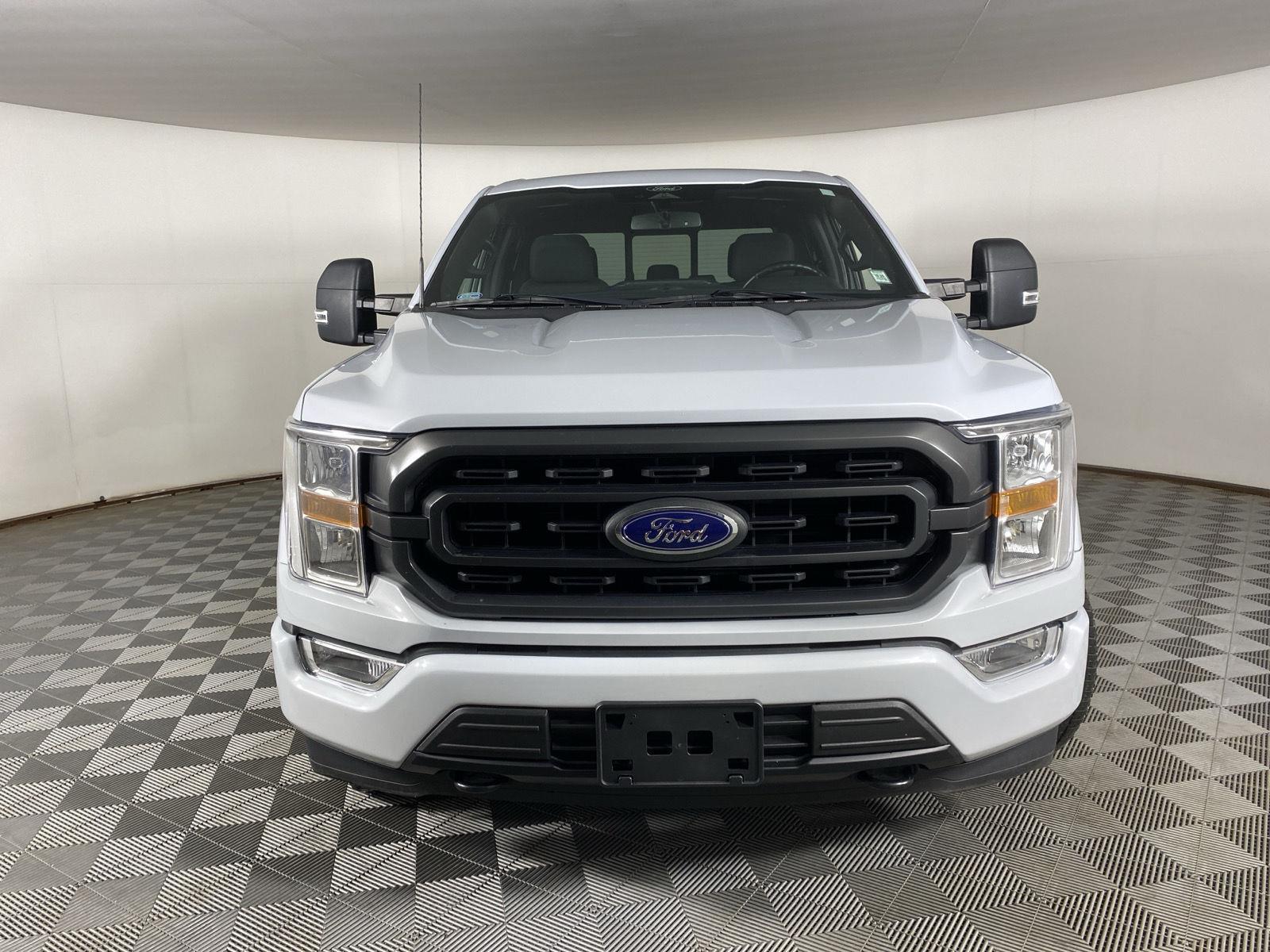Used 2022 Space White Ford  image 3