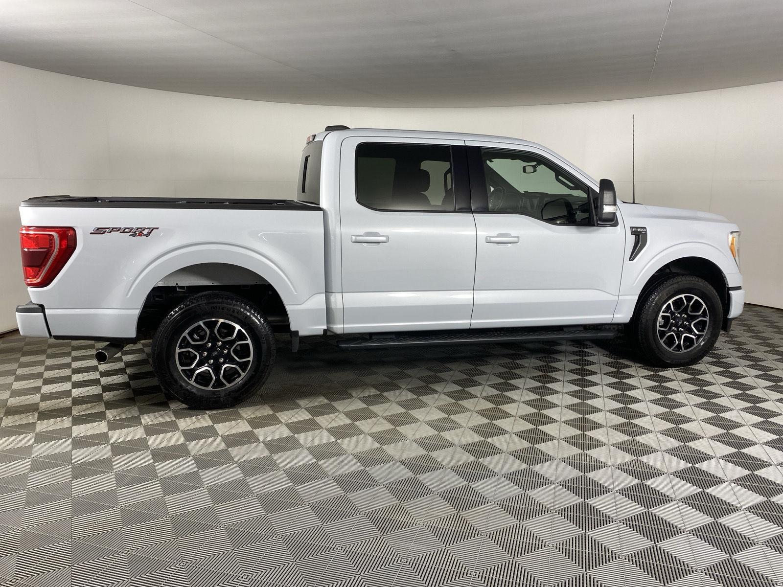 Used 2022 Space White Ford  image 9