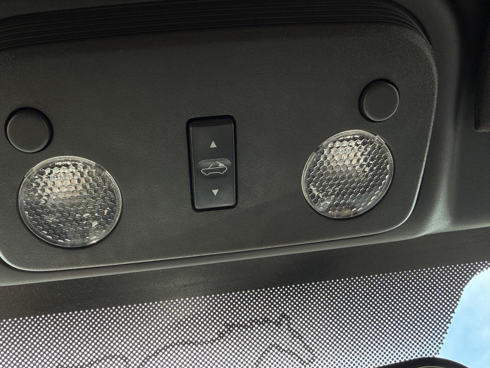 Used 2006  Ford GT Deluxe image 9