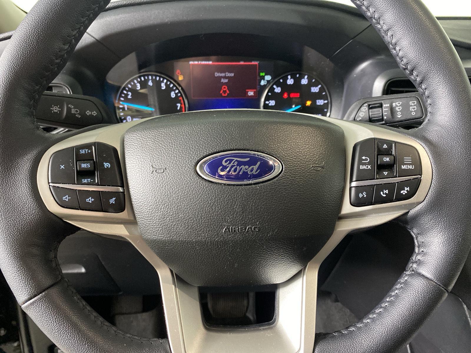 Used 2023 Agate Black Ford XLT image 17