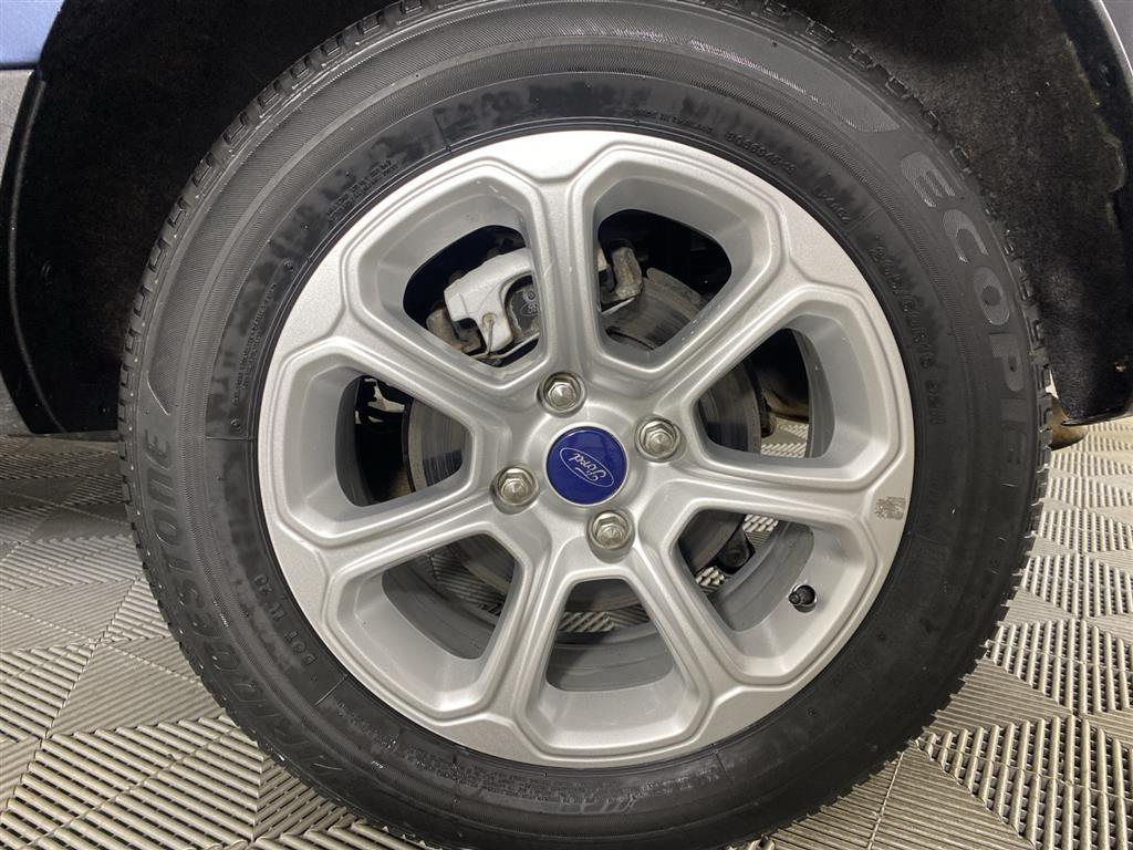 Used 2022 Blue Ford SE image 12