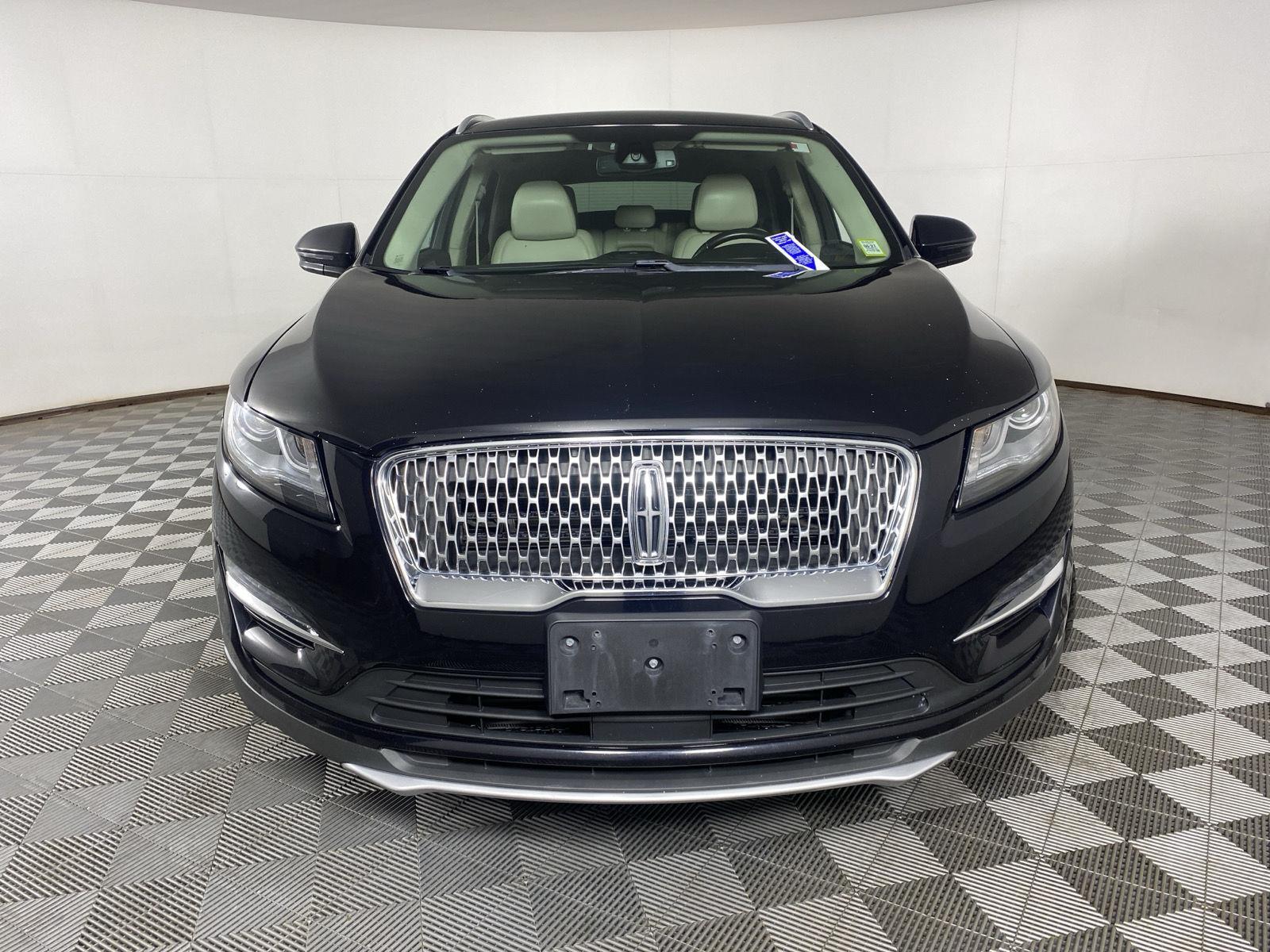 Used 2019 Infinite Black Metallic Lincoln Select image 2