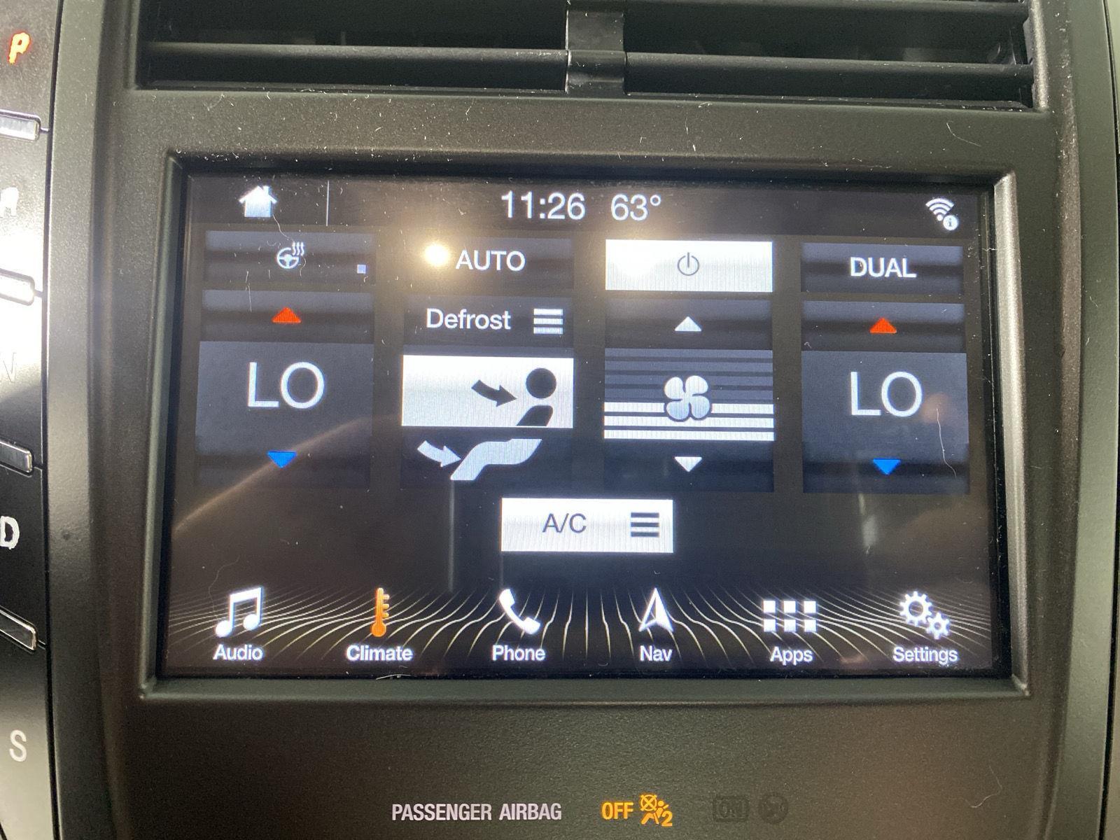 Used 2019 Infinite Black Metallic Lincoln Select image 20