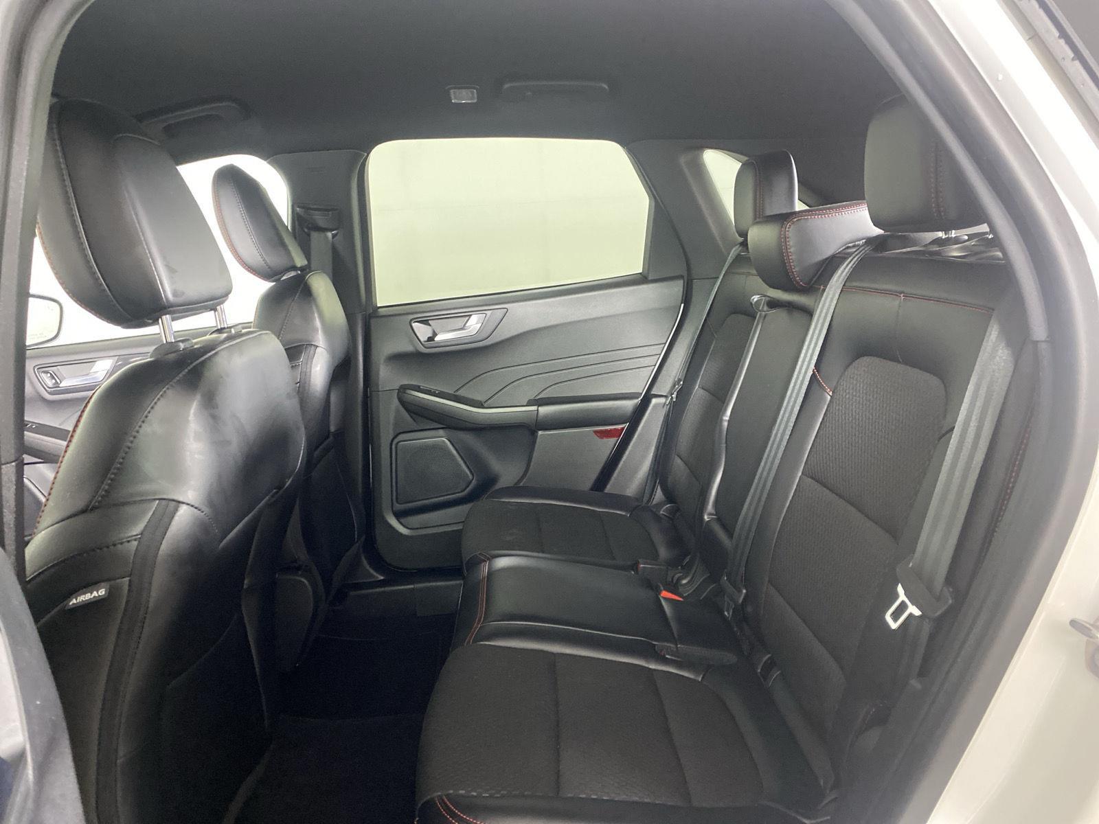Used 2023 Star White Metallic Tri-Coat Ford ST-Line image 32