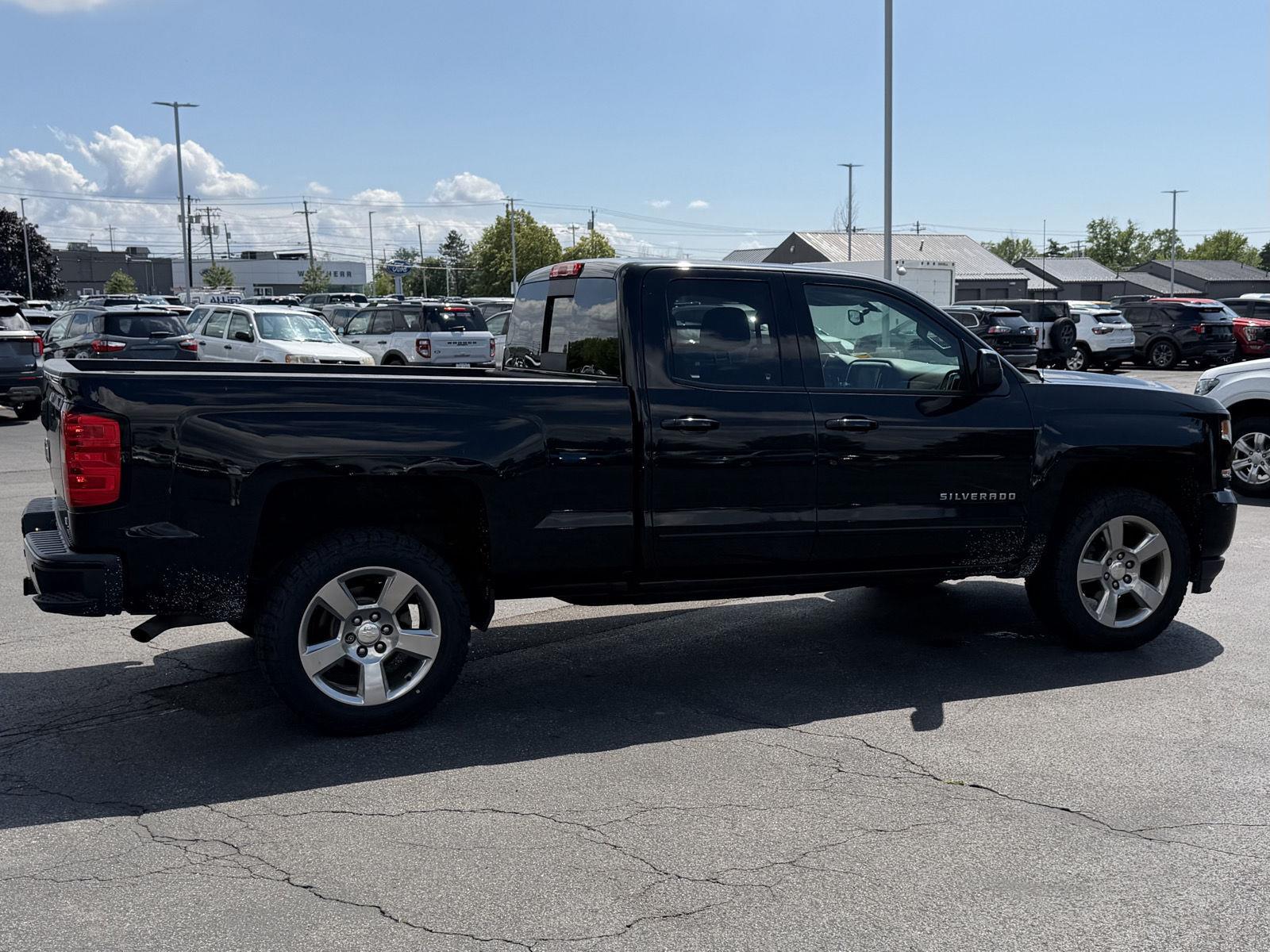 Used 2018 Black Chevrolet LT image 4