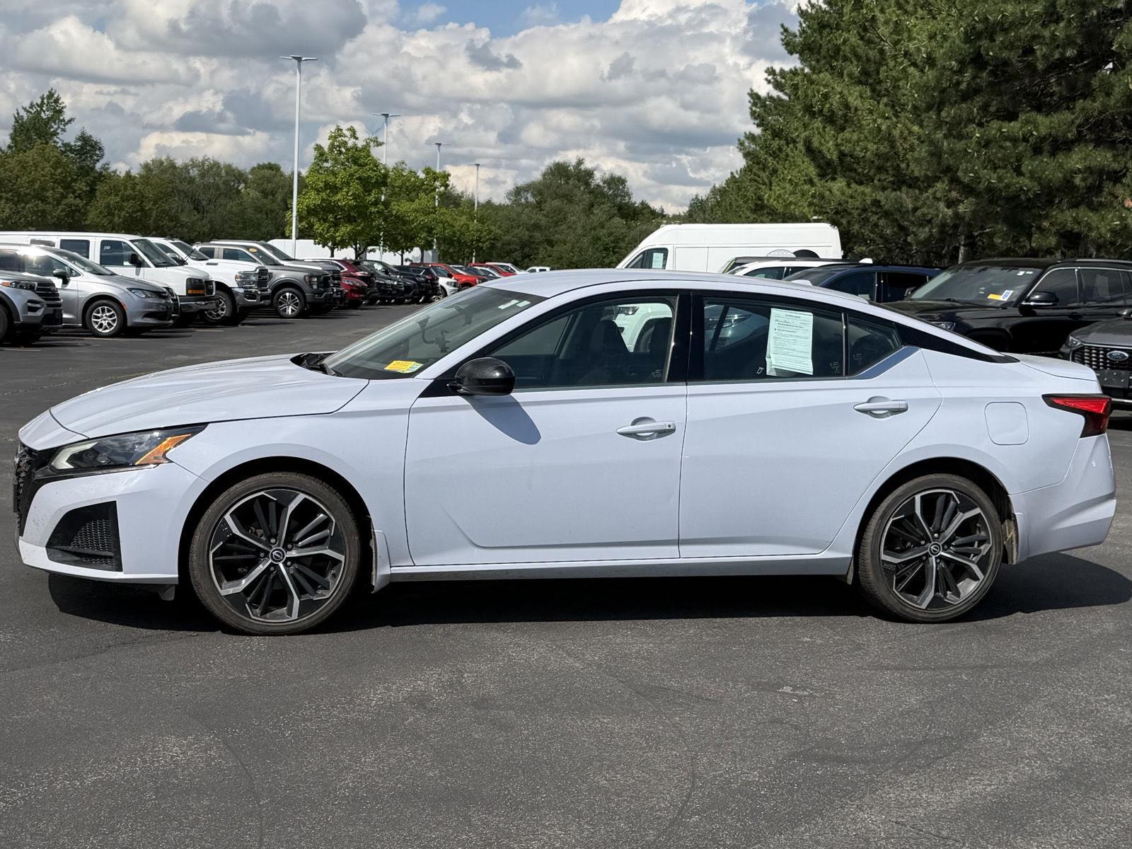 Used 2023 Gray Sky Pearl Nissan 2.5 SR image 4