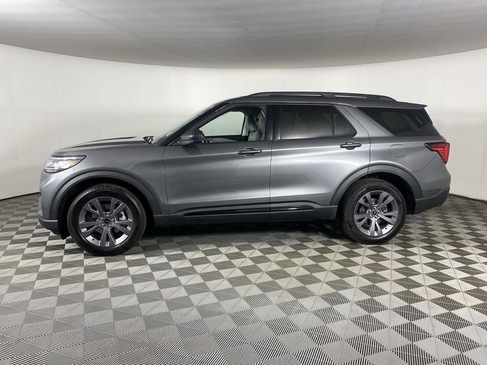 New 2026 Carbonized Gray Metallic Ford Active image 7