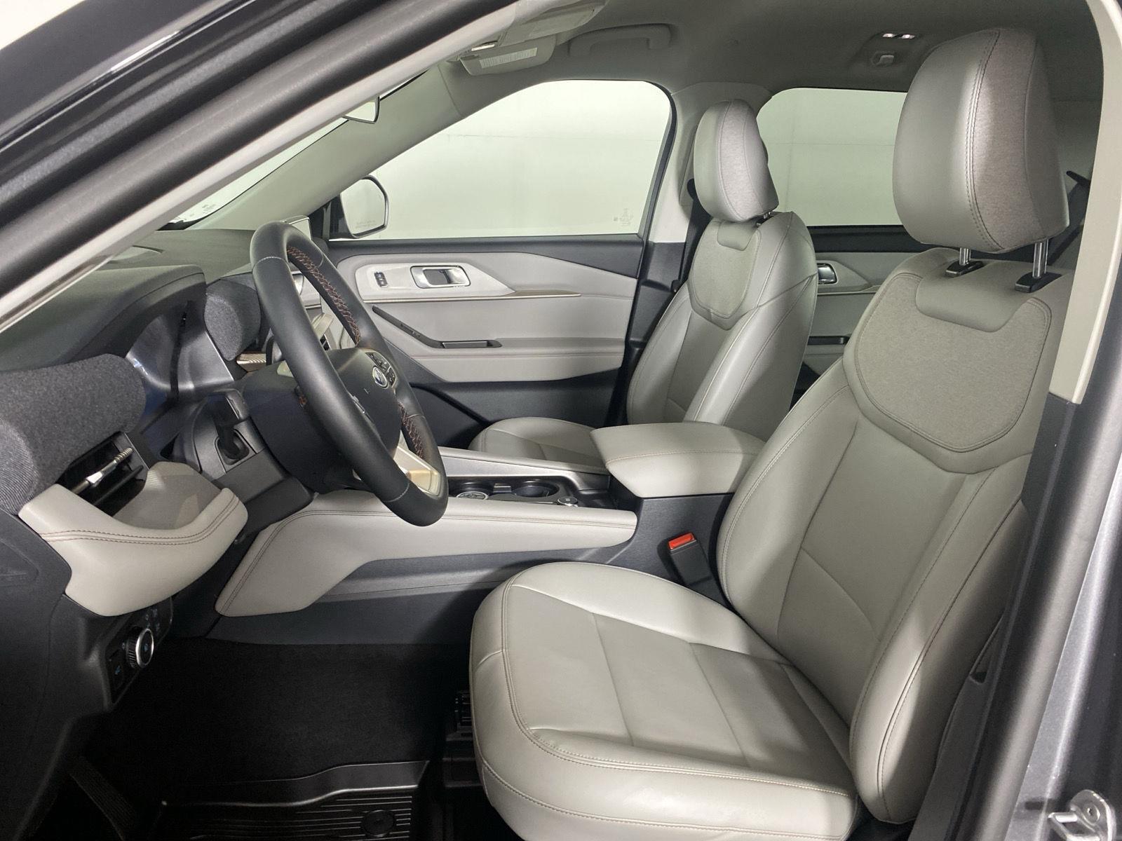 New 2026 Carbonized Gray Metallic Ford Active image 13