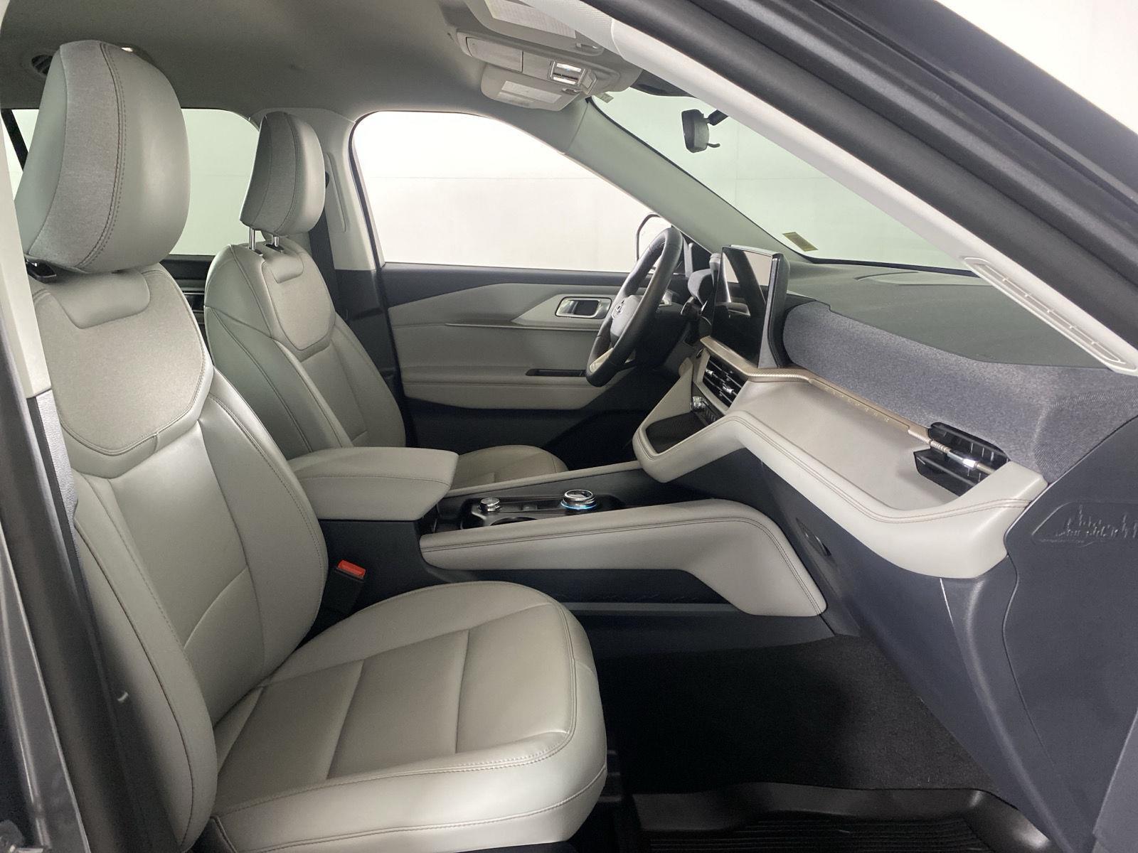New 2026 Carbonized Gray Metallic Ford Active image 30
