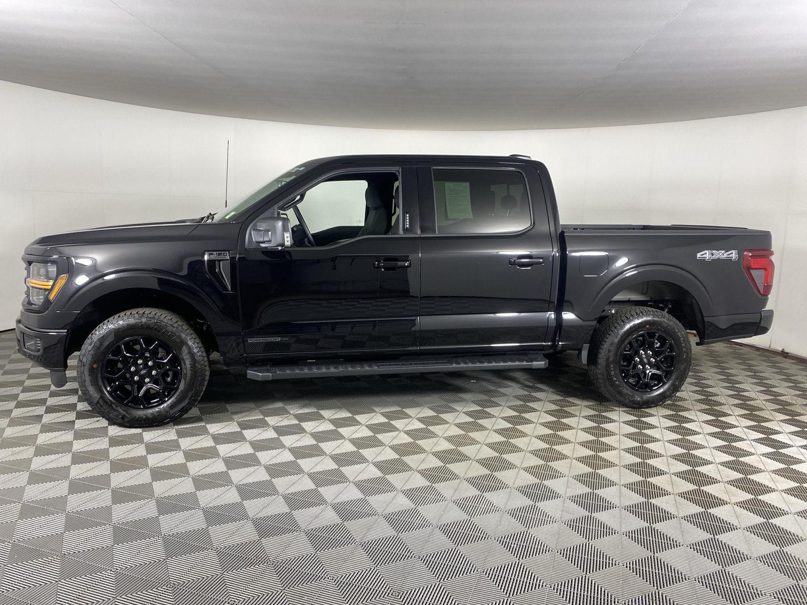 New 2026 Agate Black Ford XLT image 4