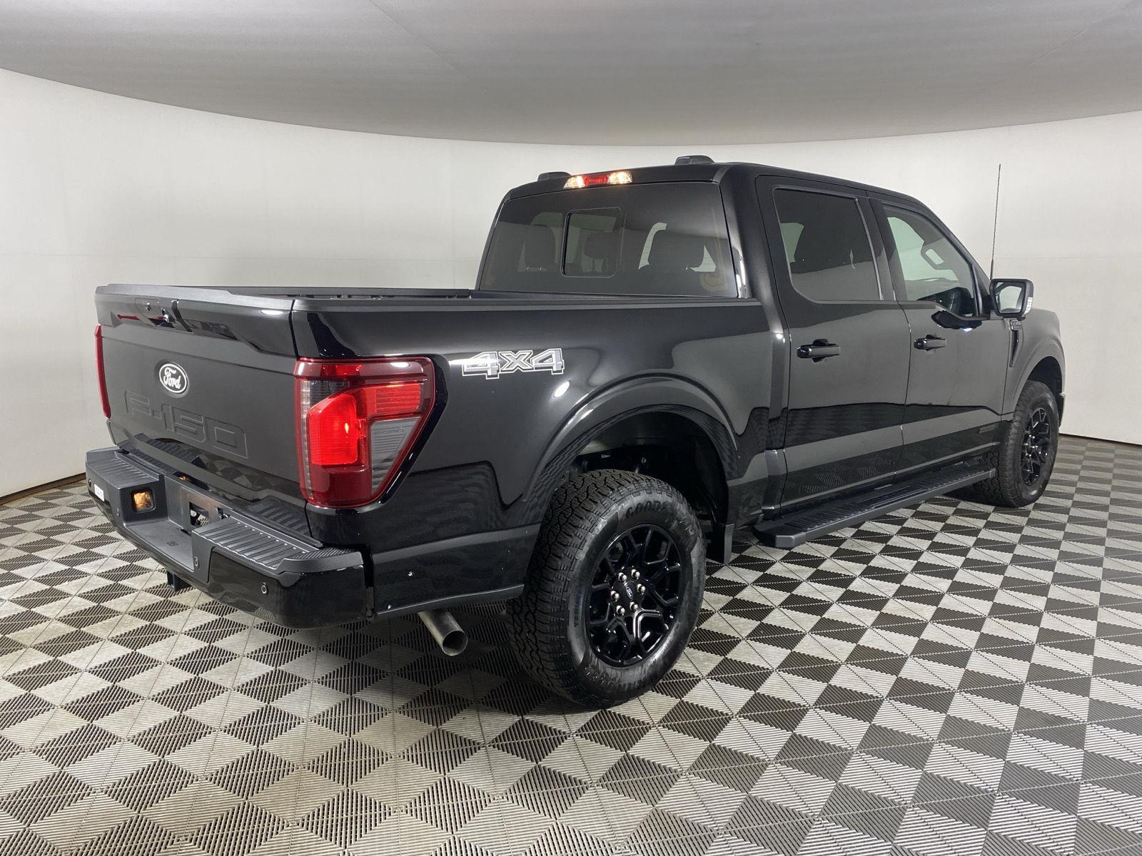 New 2026 Agate Black Ford XLT image 7