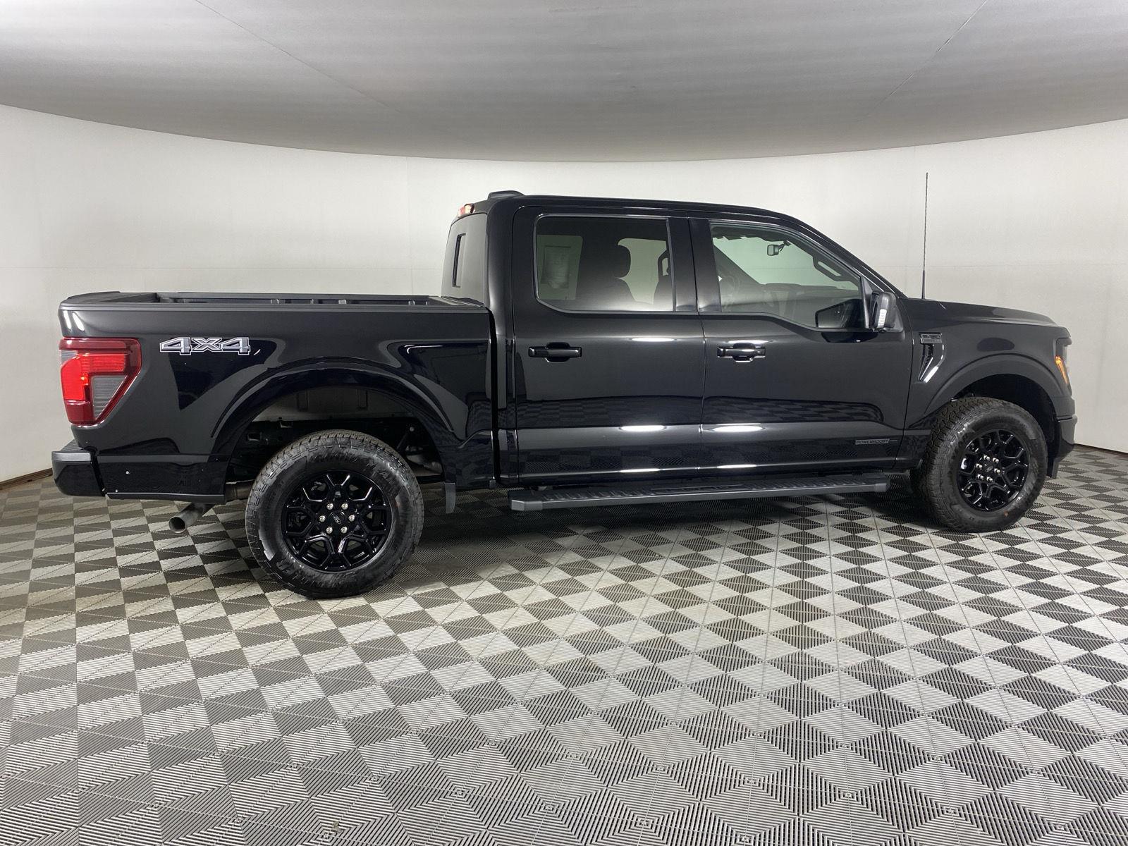 New 2026 Agate Black Ford XLT image 8