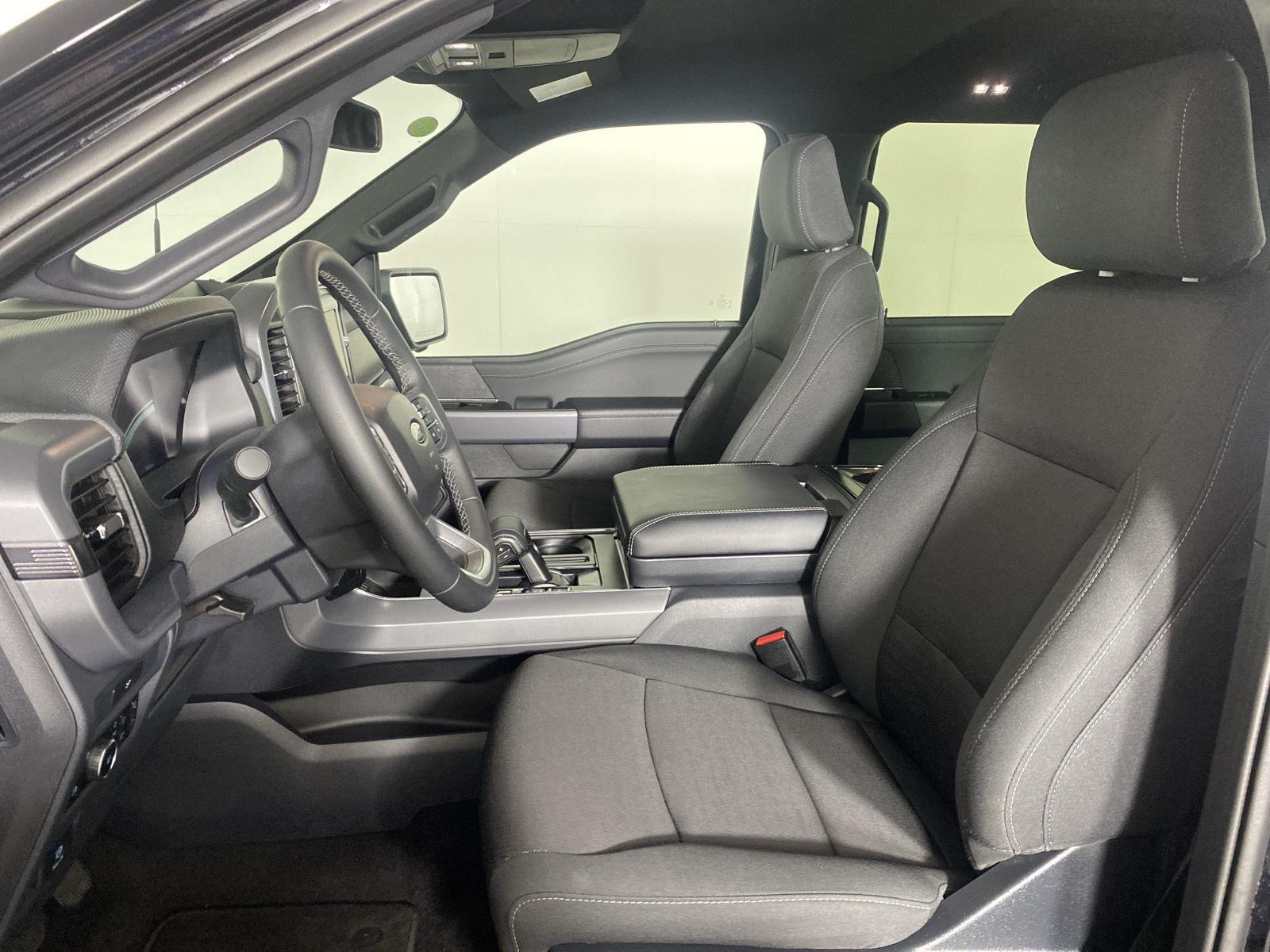 New 2026 Agate Black Ford XLT image 10