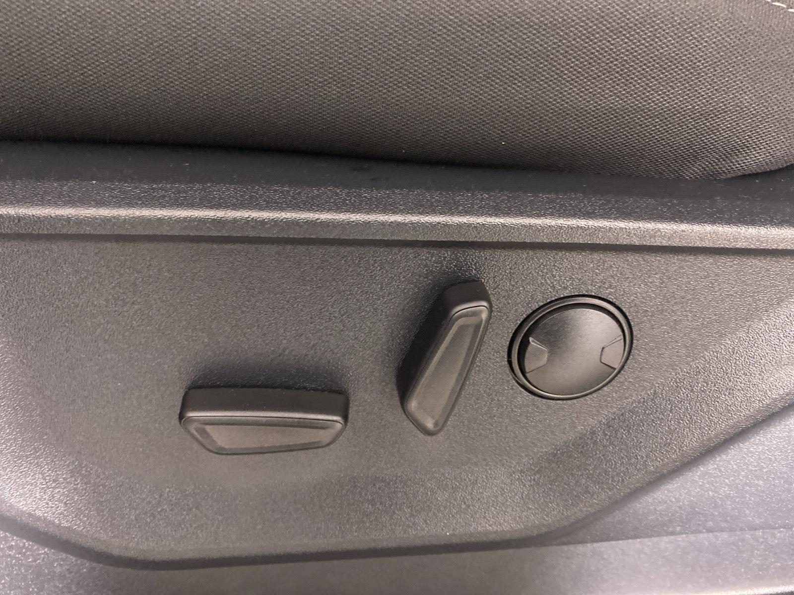 New 2026 Agate Black Ford XLT image 11