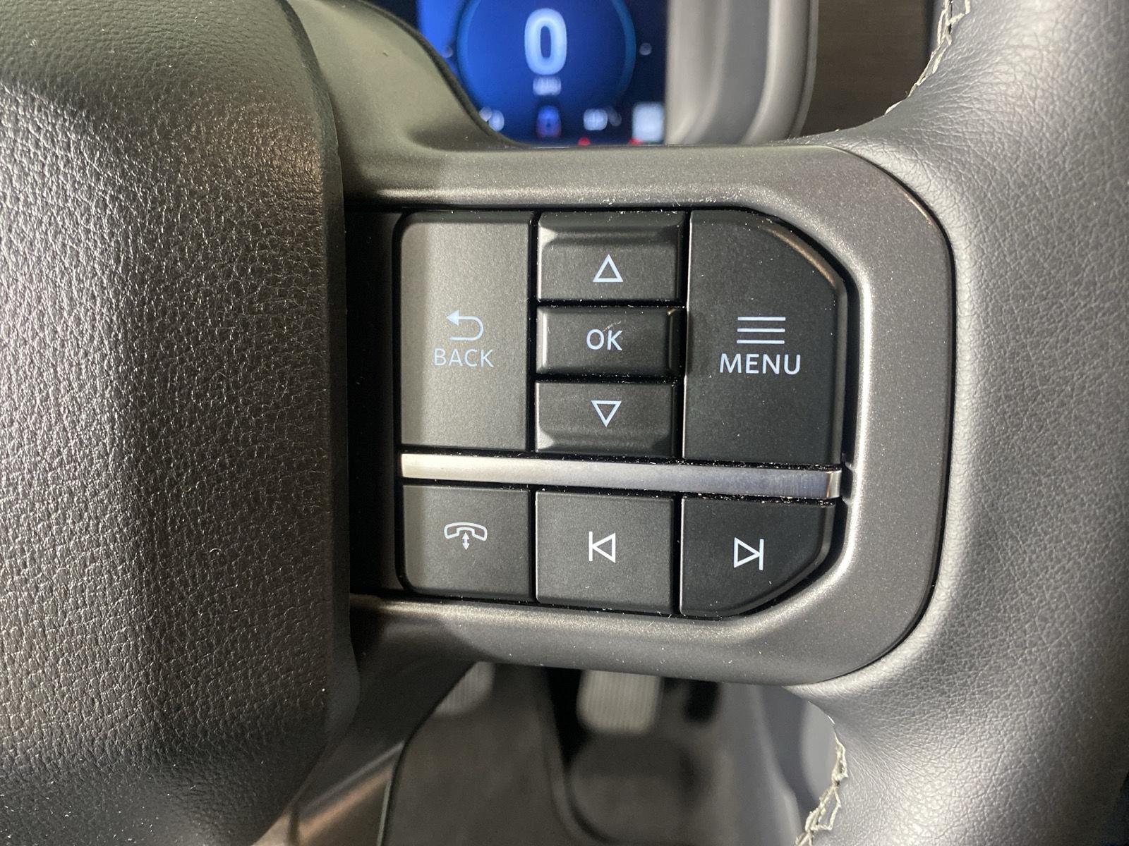New 2026 Agate Black Ford XLT image 16