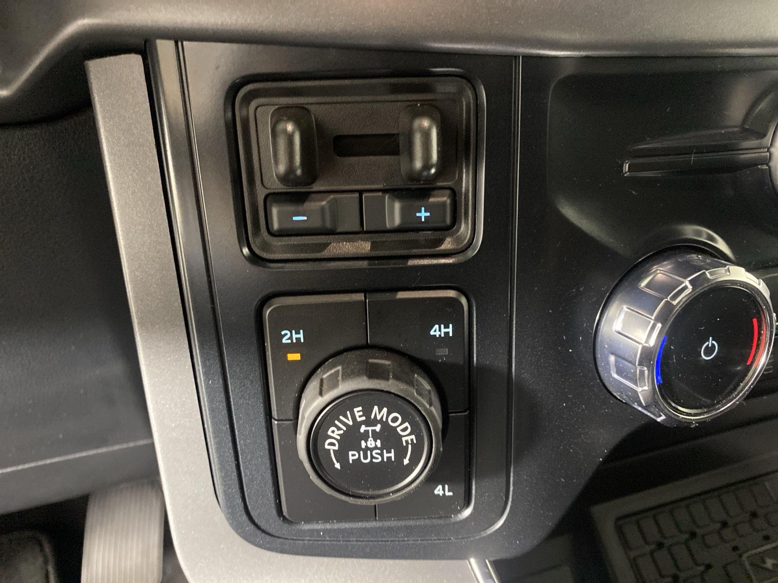 New 2026 Agate Black Ford XLT image 23