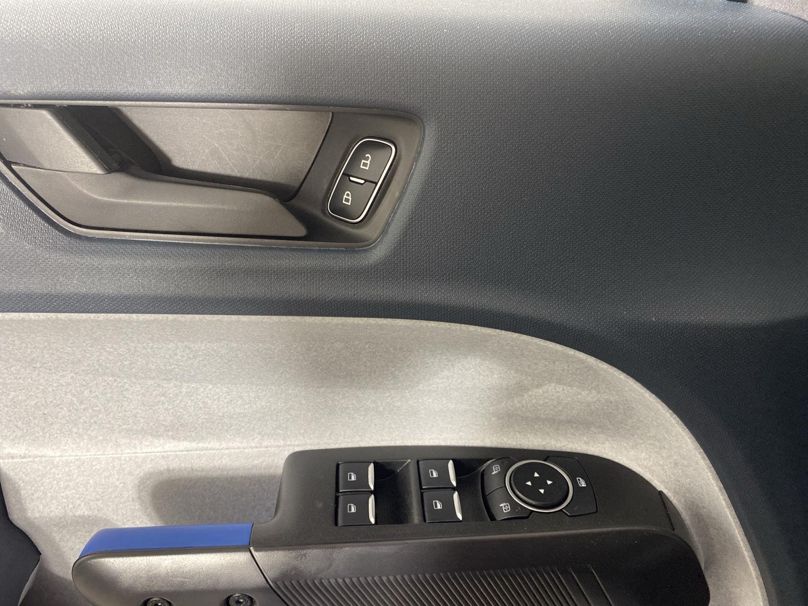 New 2025 Space White Ford XLT image 12