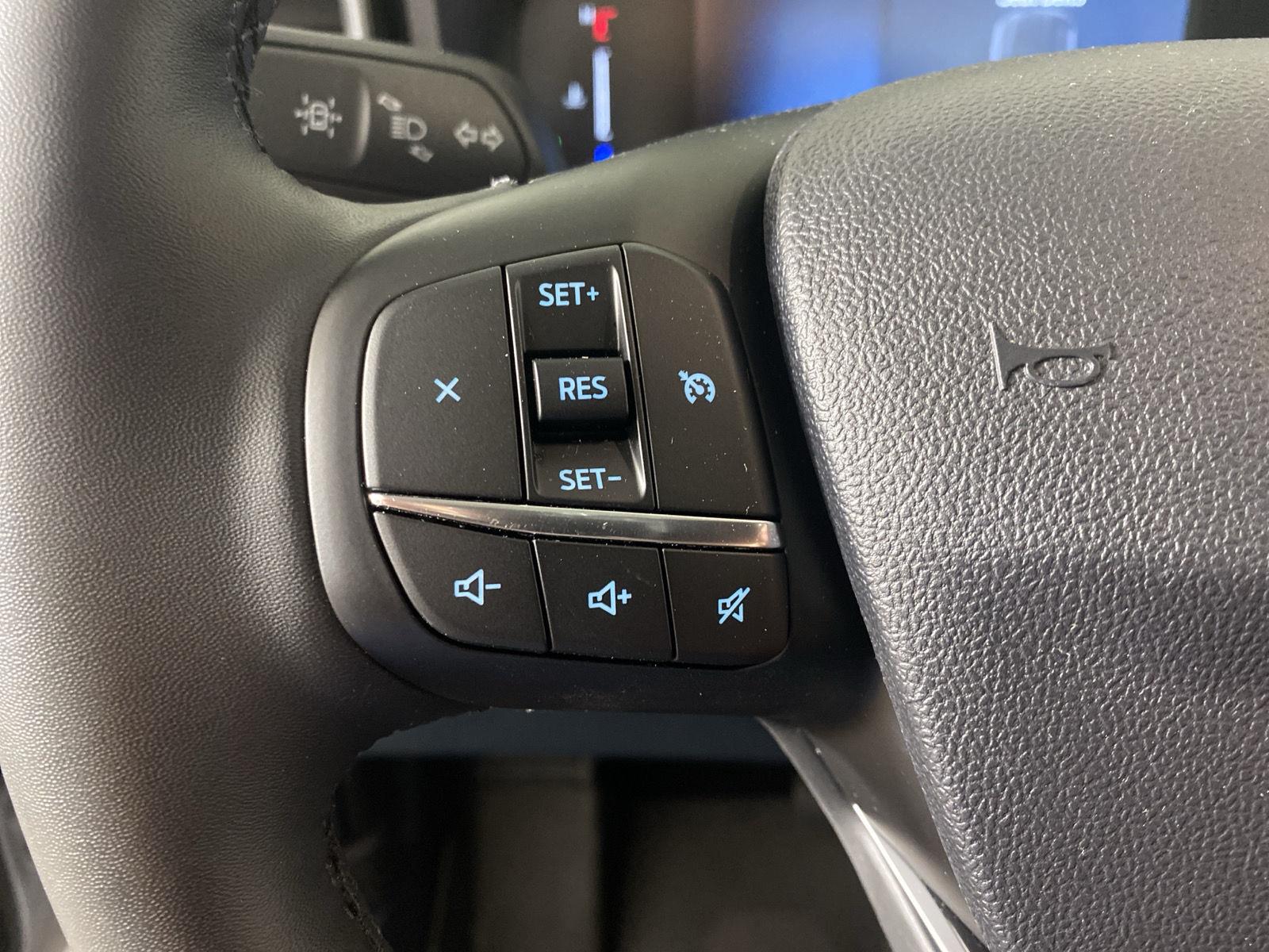 New 2025 Space White Ford XLT image 14