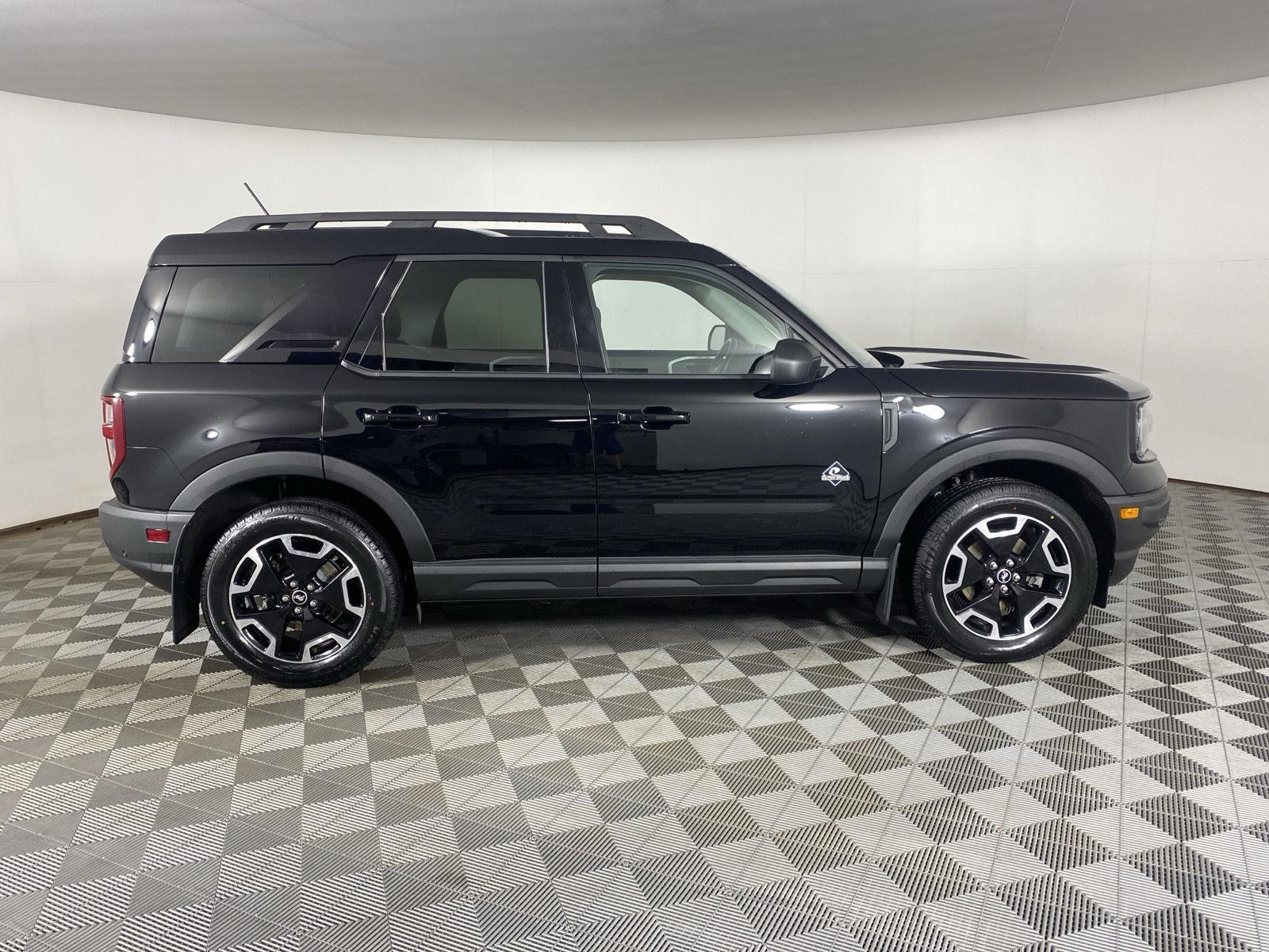 Used 2023 Shadow Black Ford Outer Banks image 11
