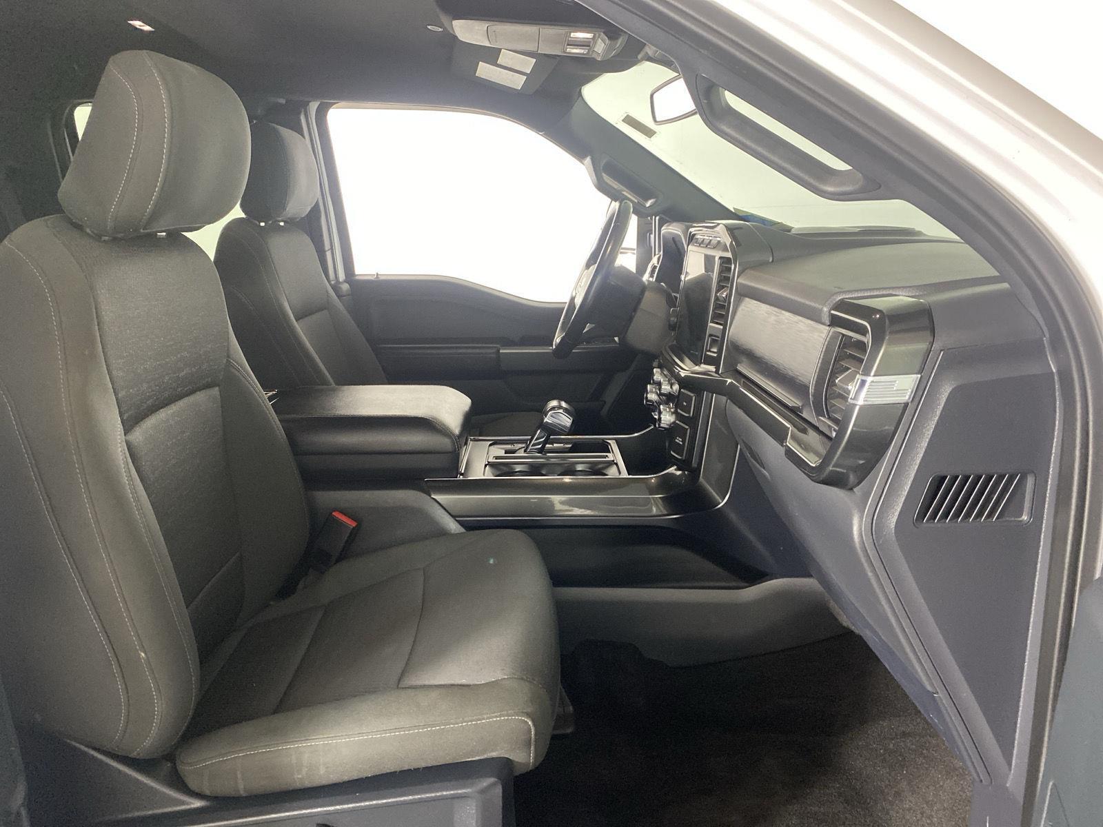 Used 2021 Oxford White Ford XLT image 29