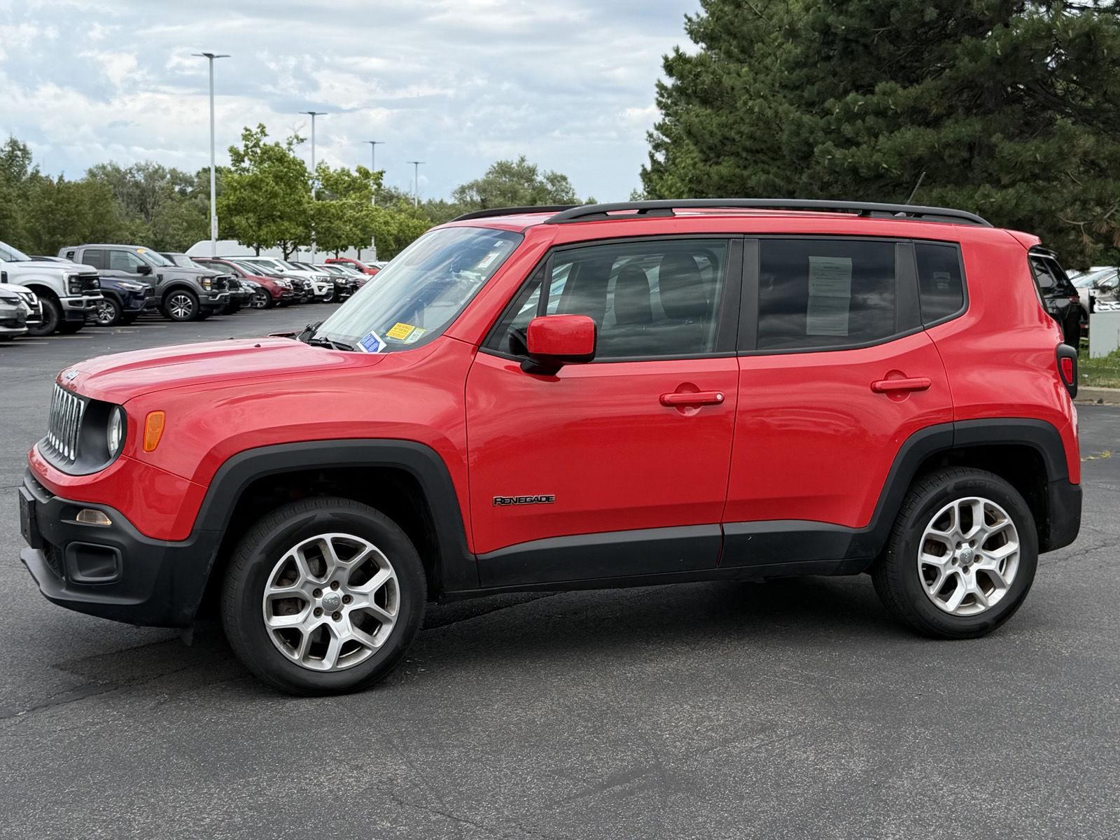 Used 2015 Colorado Red Jeep Latitude image 4