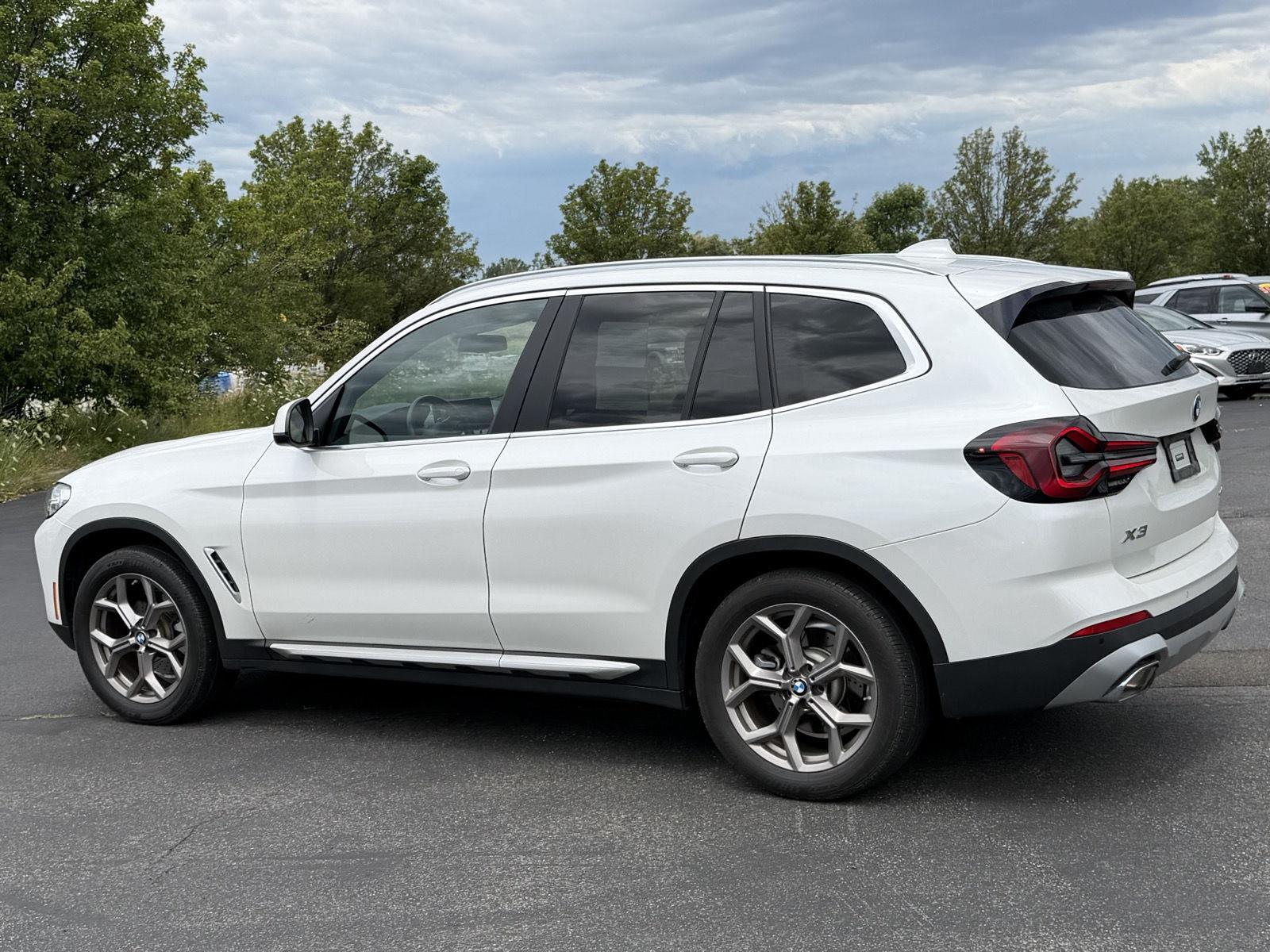 Used 2022 Mineral White Metallic BMW xDrive30i image 5