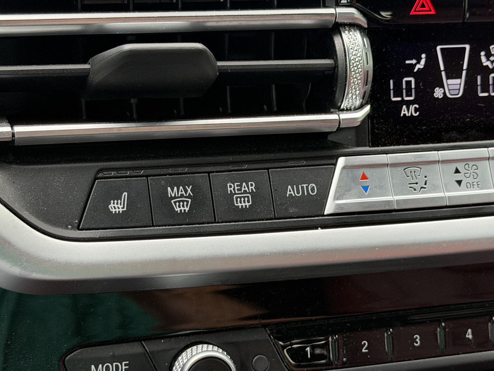 Used 2022 Mineral White Metallic BMW xDrive30i image 9