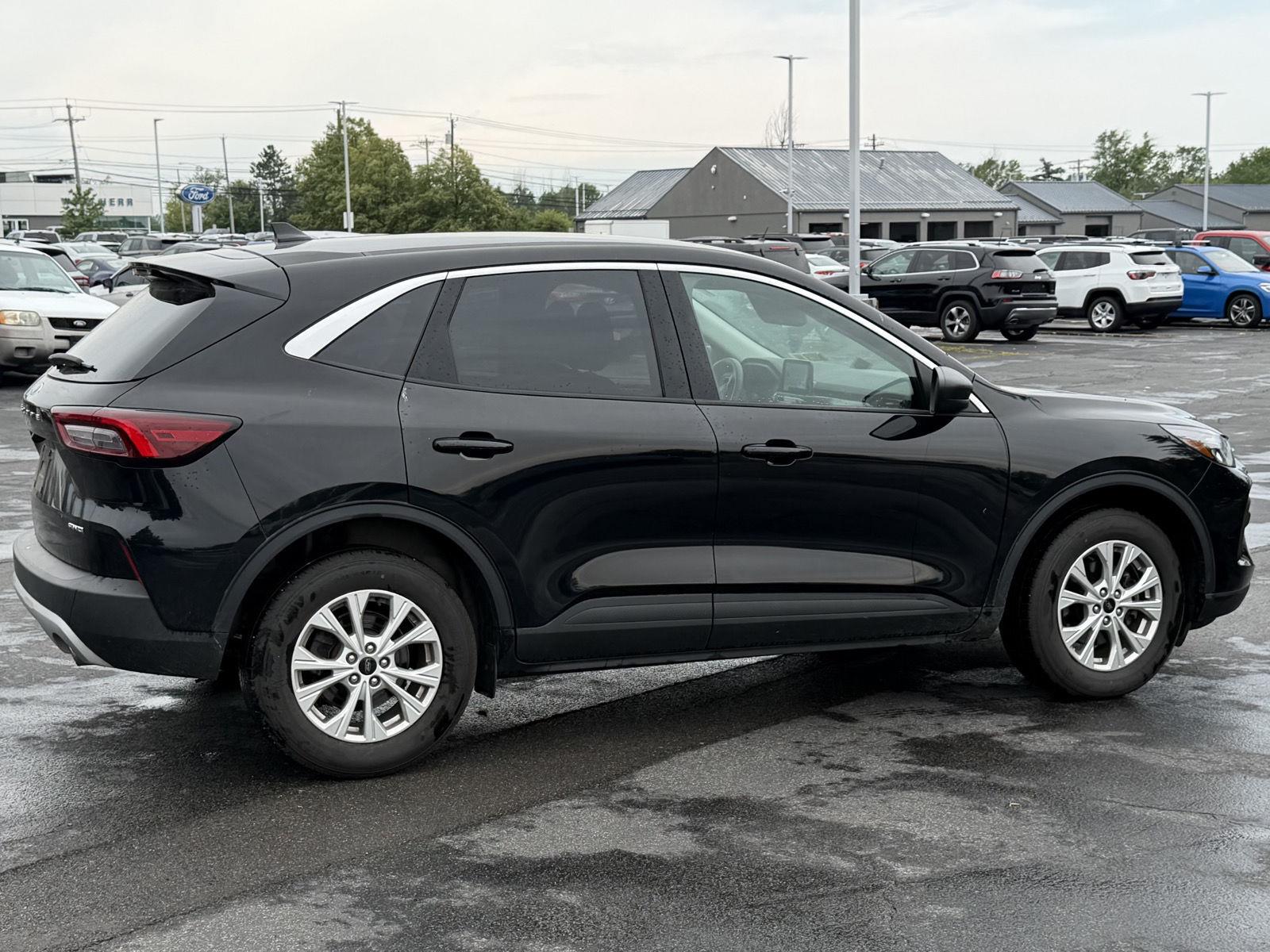 Used 2023 Agate Black Ford Active image 5