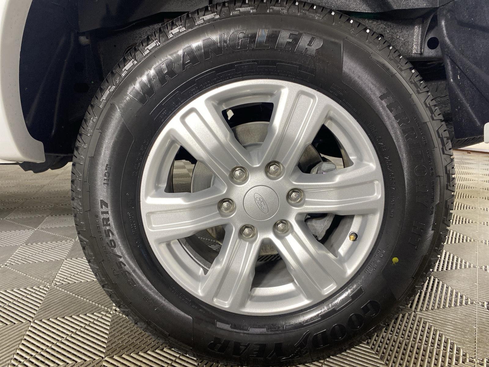 Used 2023 Oxford White Ford XLT image 12