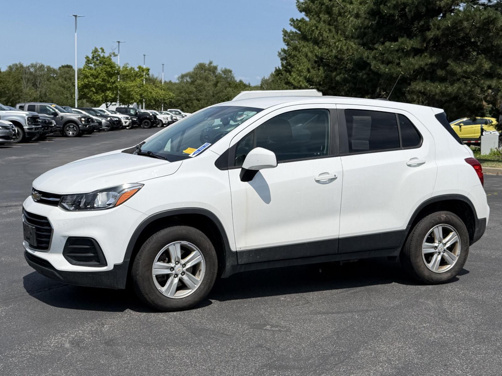 Used 2020 Summit White Chevrolet LS image 6