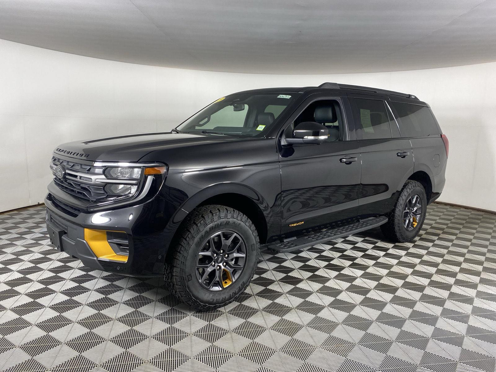 New 2025 Agate Black Ford Tremor image 3