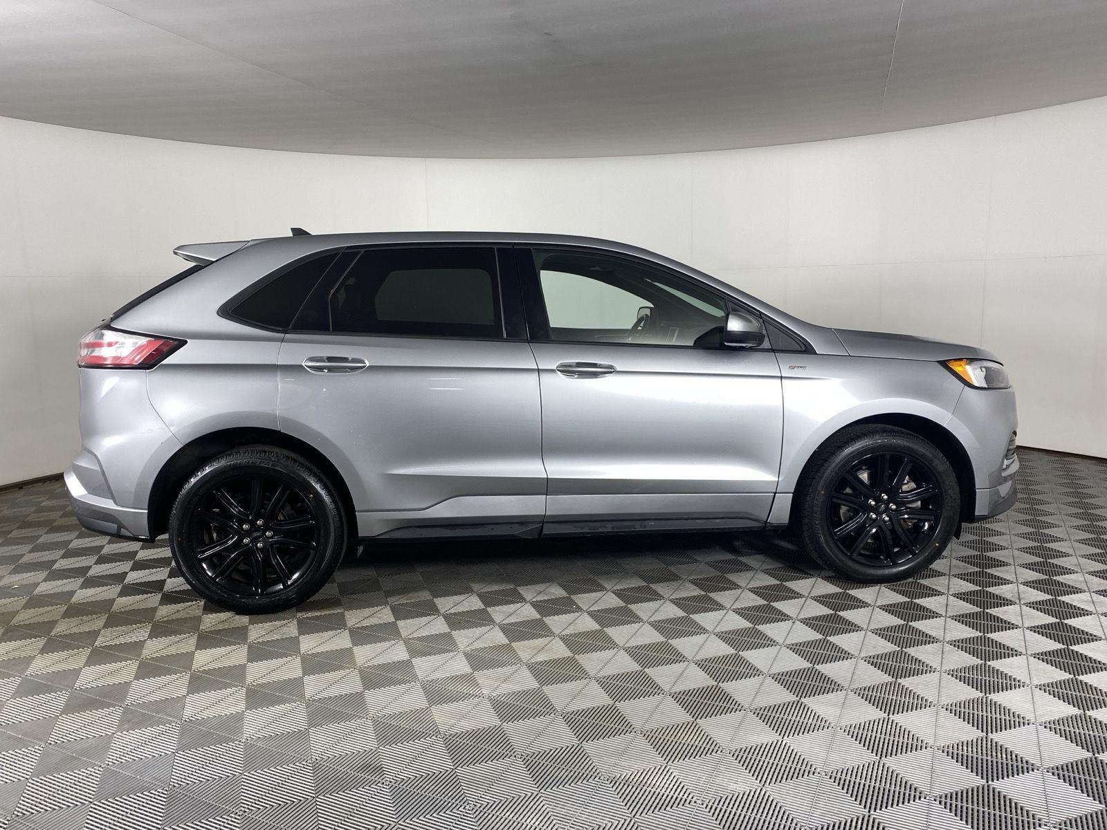 Used 2023 Iconic Silver Ford ST-Line image 11