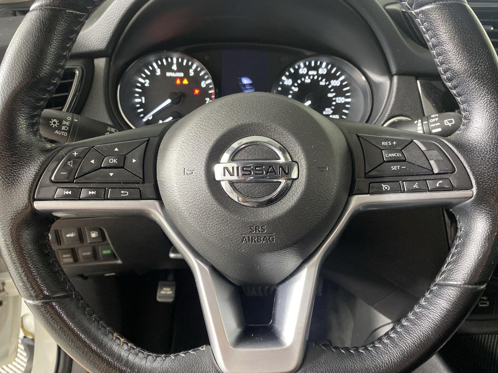 Used 2020 Pearl White Tricoat Nissan SV image 14
