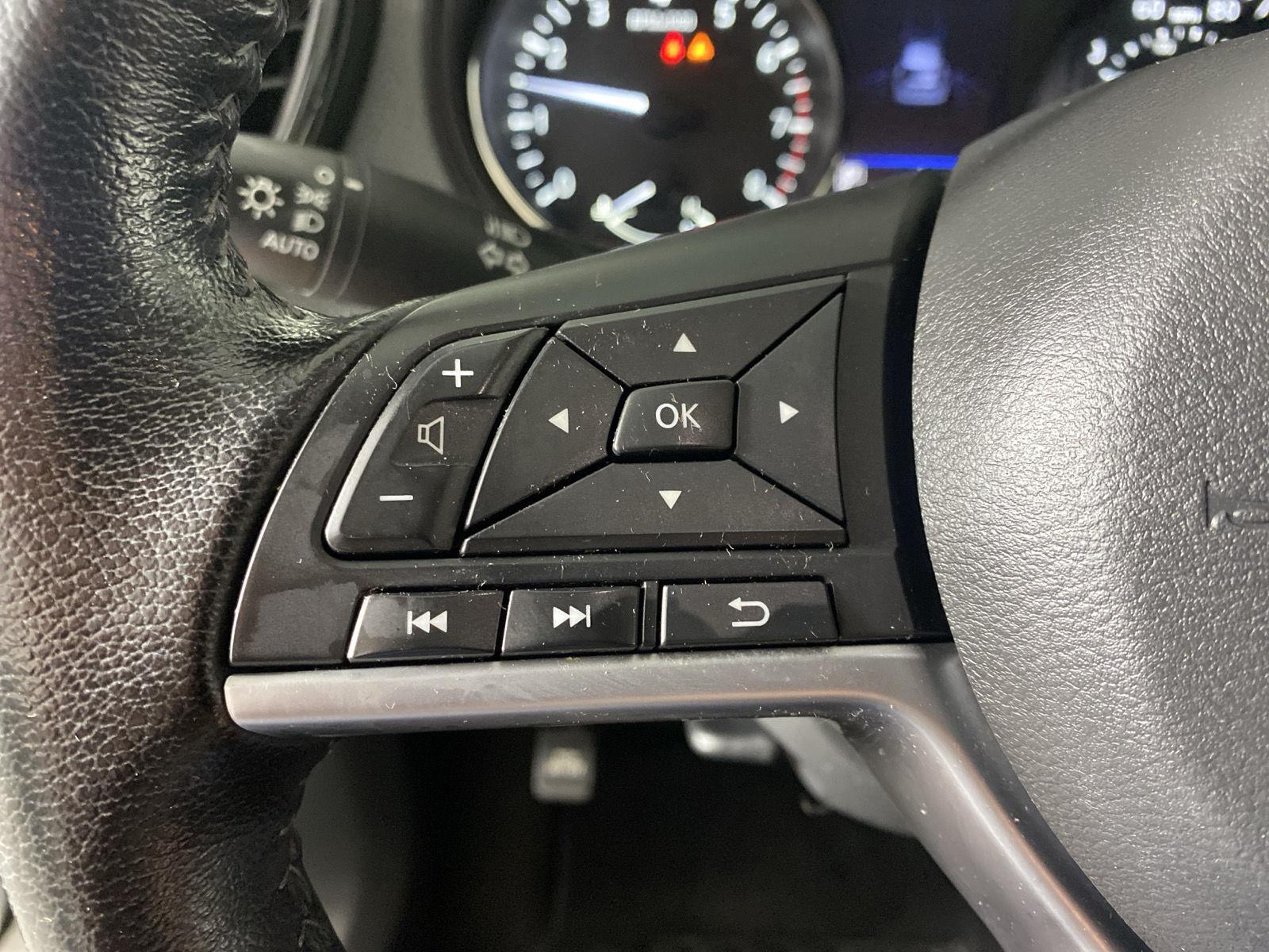 Used 2020 Pearl White Tricoat Nissan SV image 15
